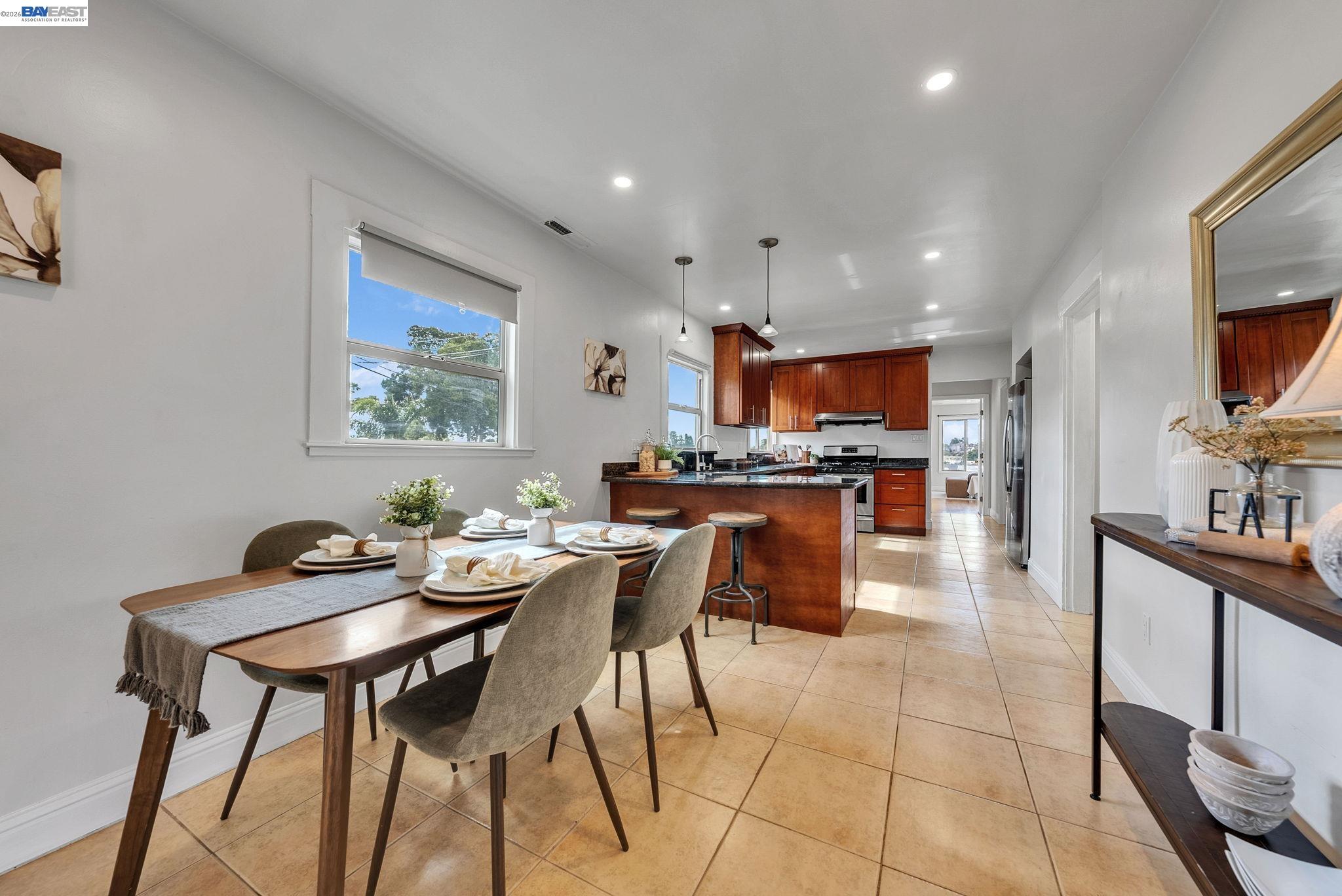 Detail Gallery Image 14 of 60 For 4471 Tulip Ave, Oakland,  CA 94619 - 3 Beds | 2 Baths