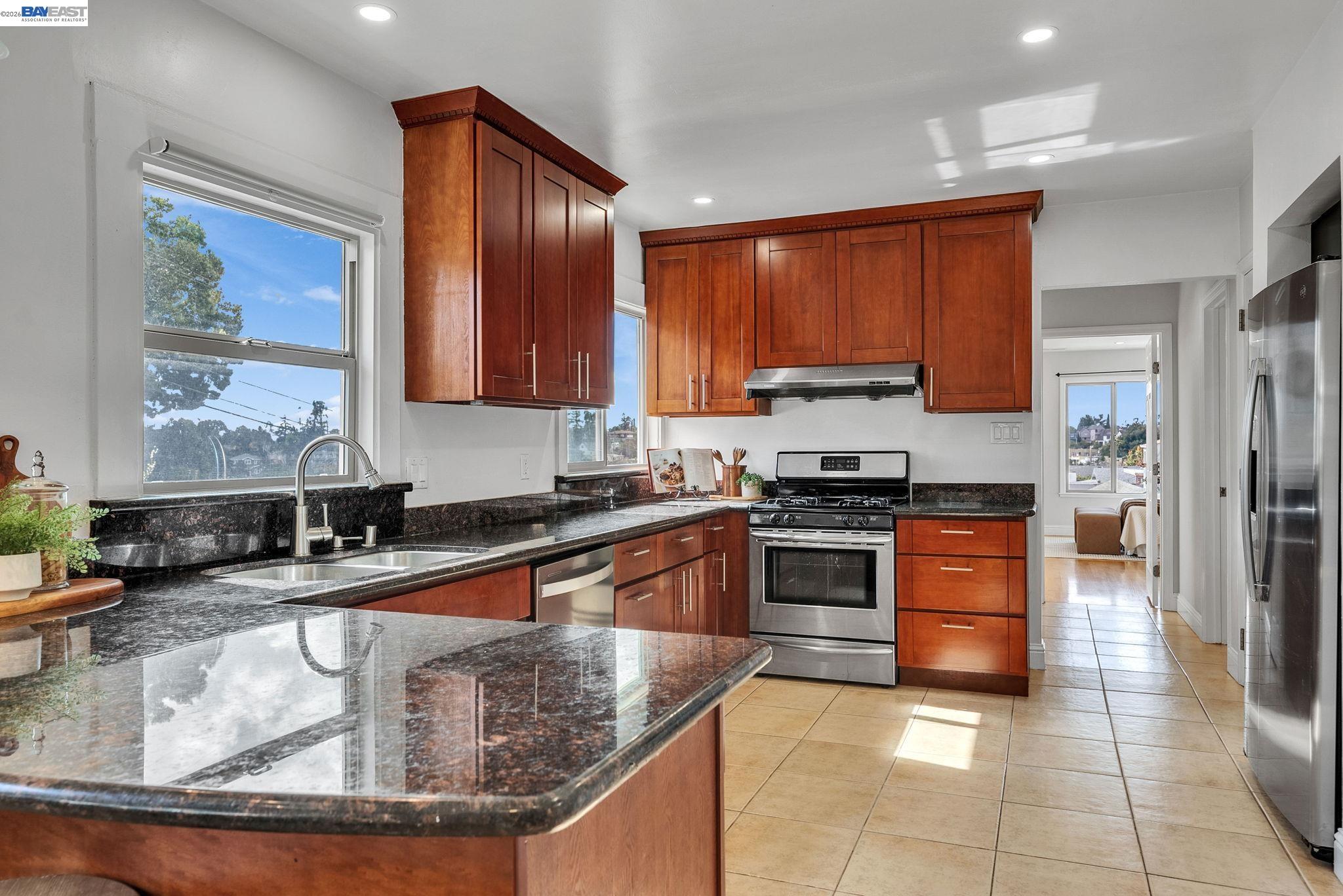 Detail Gallery Image 18 of 60 For 4471 Tulip Ave, Oakland,  CA 94619 - 3 Beds | 2 Baths