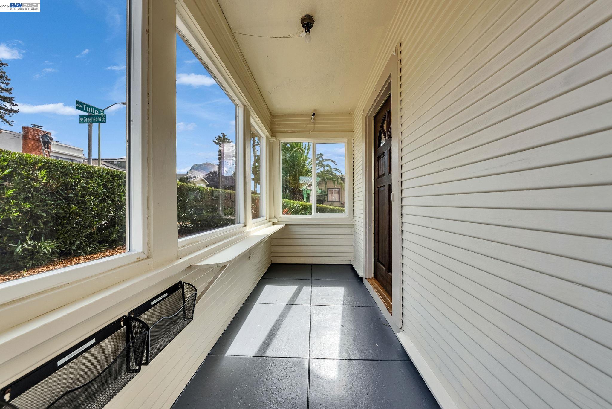 Detail Gallery Image 4 of 60 For 4471 Tulip Ave, Oakland,  CA 94619 - 3 Beds | 2 Baths