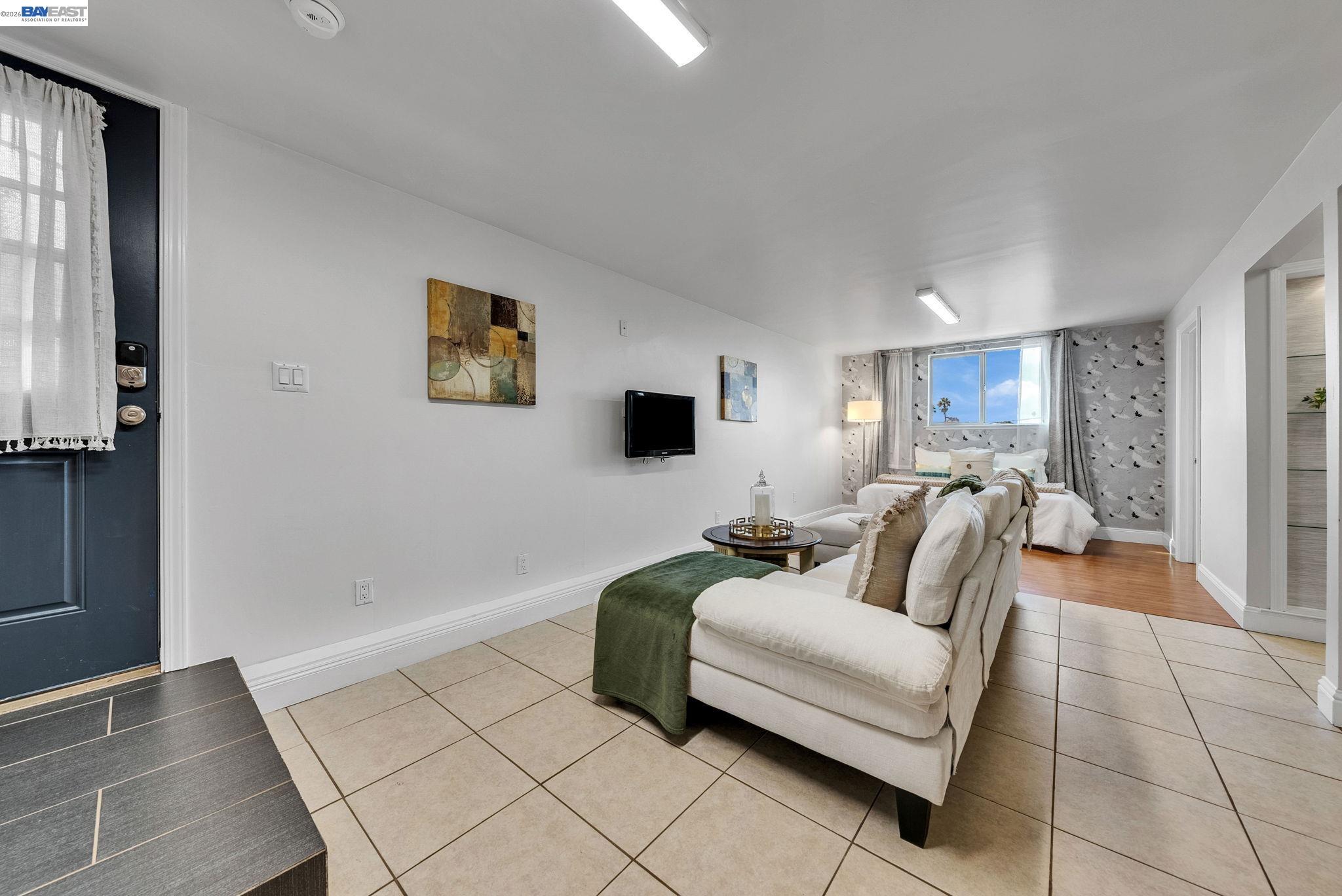 Detail Gallery Image 34 of 60 For 4471 Tulip Ave, Oakland,  CA 94619 - 3 Beds | 2 Baths