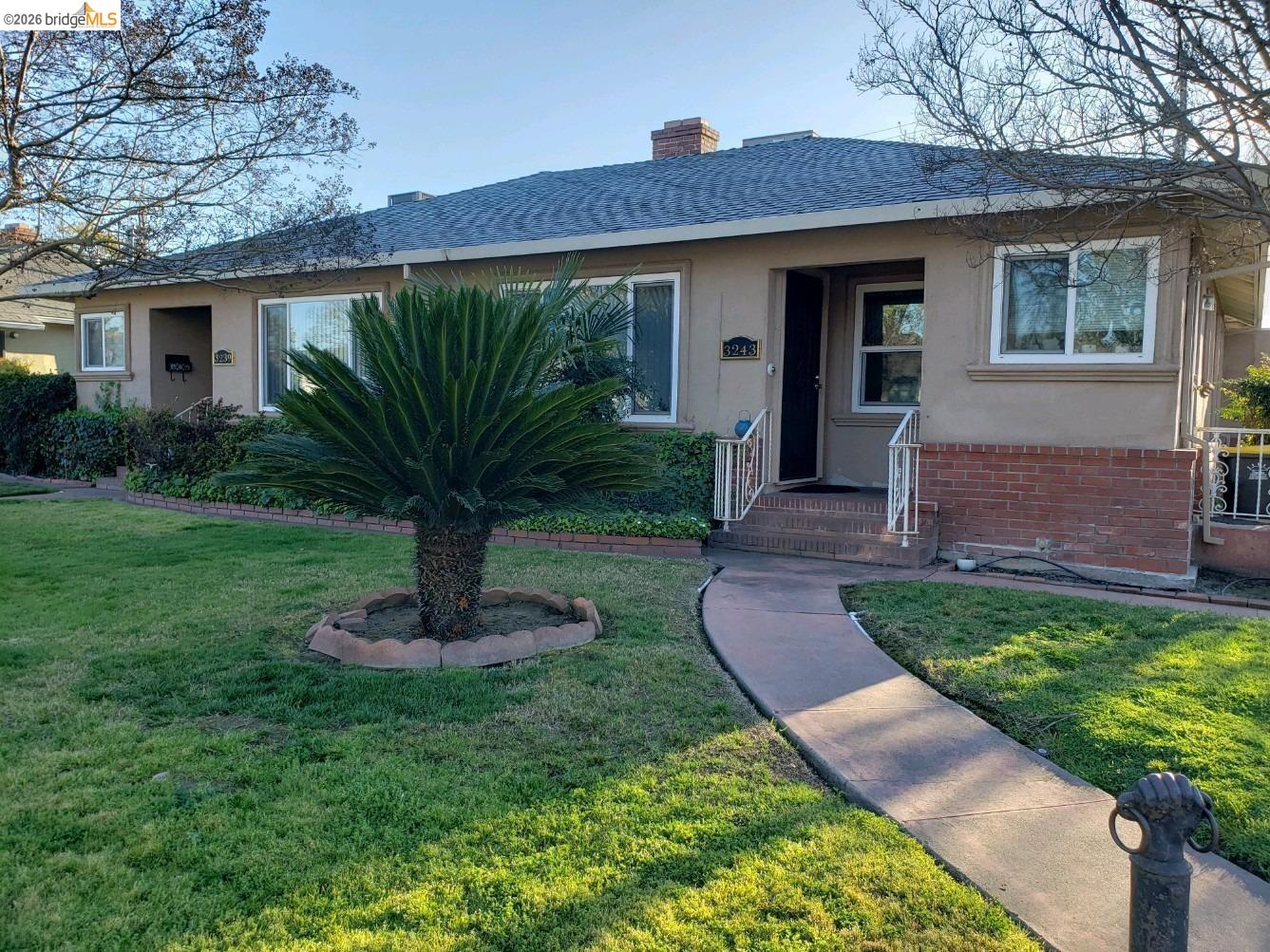 Front Image Thumbnail for EB41126601