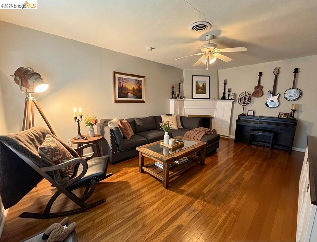 Detail Gallery Image 2 of 6 For 3243 Bonnie Lane, Stockton,  CA 95204 - 2 Beds | 1 Baths