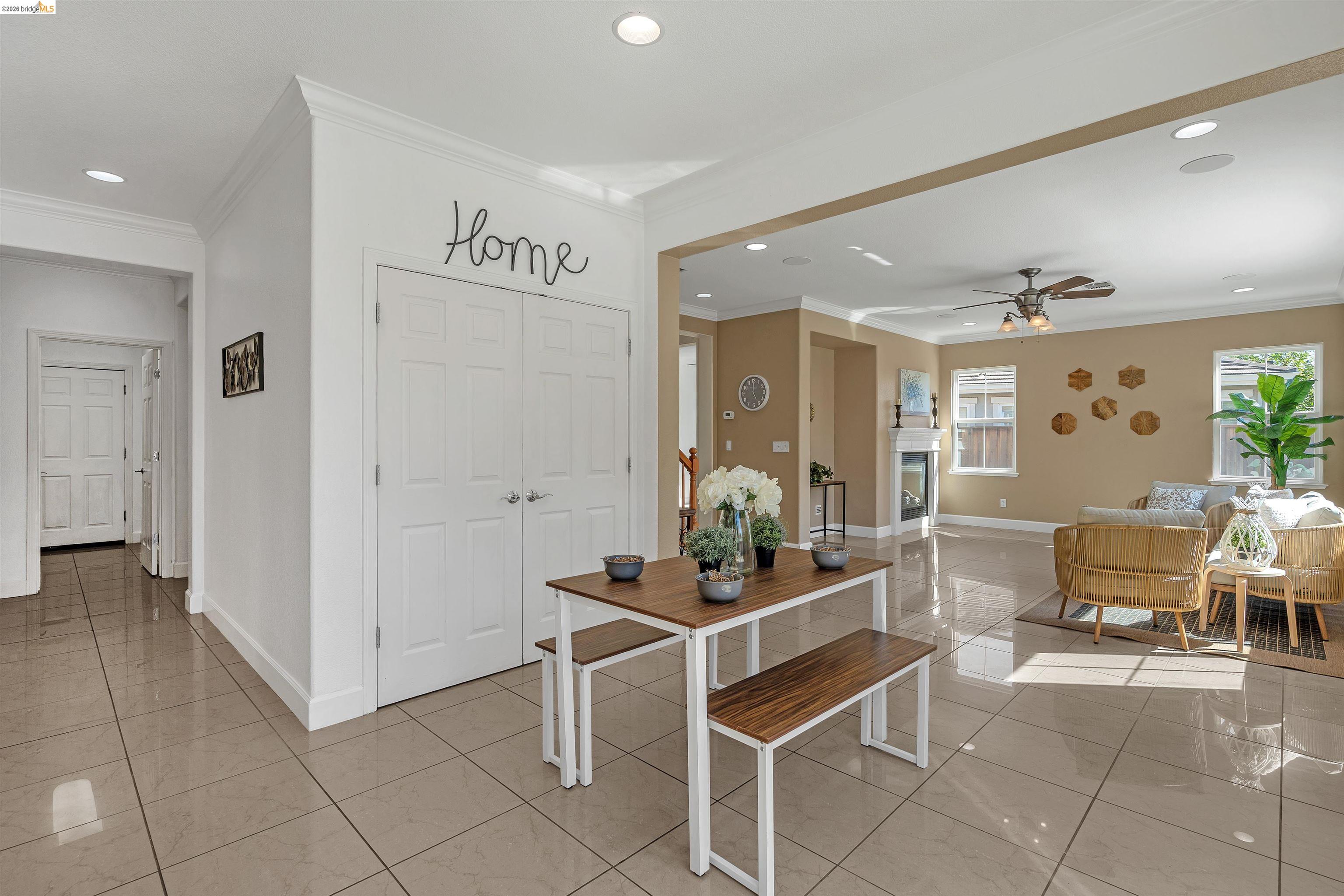 Detail Gallery Image 13 of 41 For 5670 Carlow Way, Antioch,  CA 94531 - 4 Beds | 3 Baths