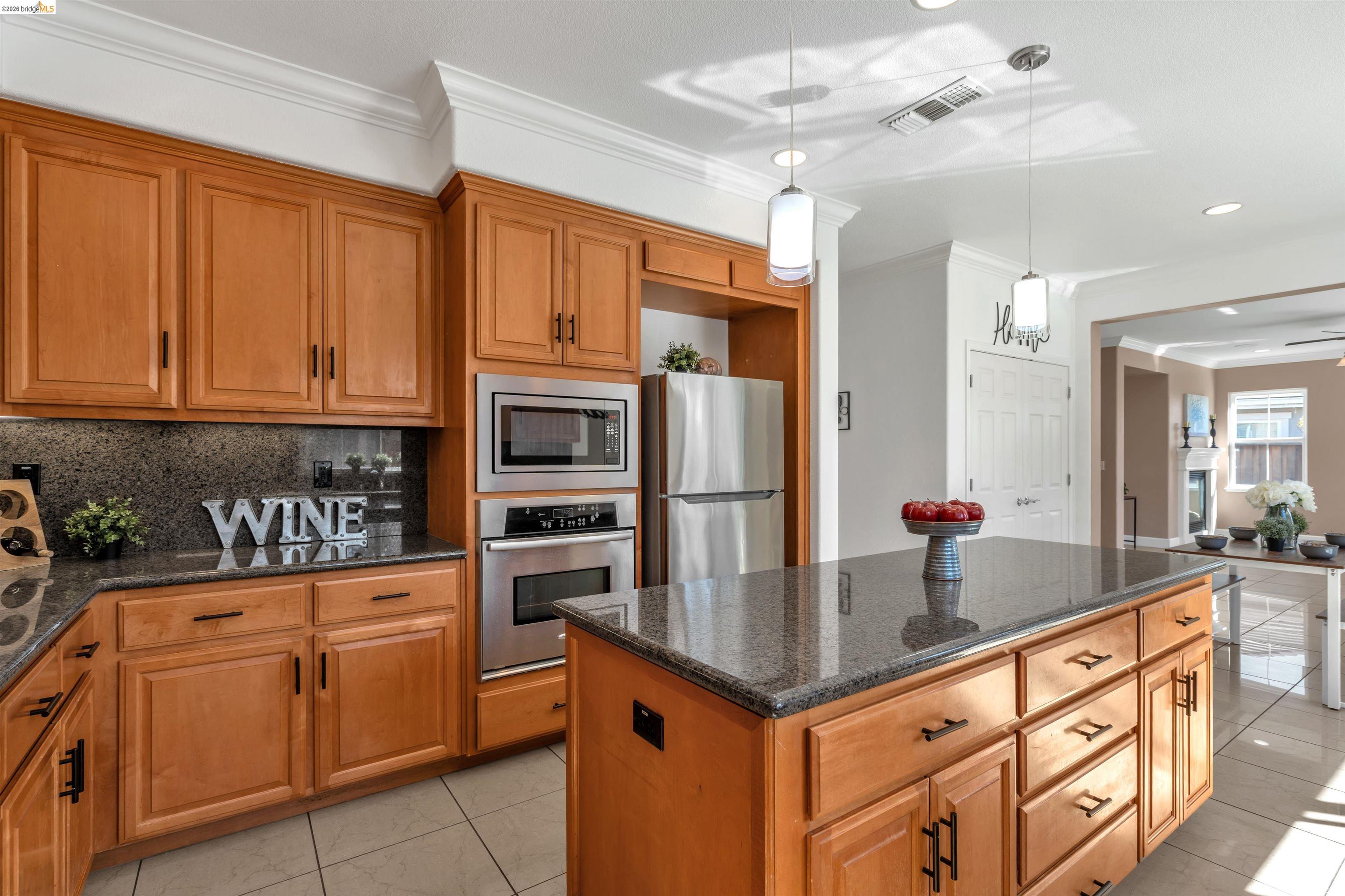 Detail Gallery Image 16 of 41 For 5670 Carlow Way, Antioch,  CA 94531 - 4 Beds | 3 Baths