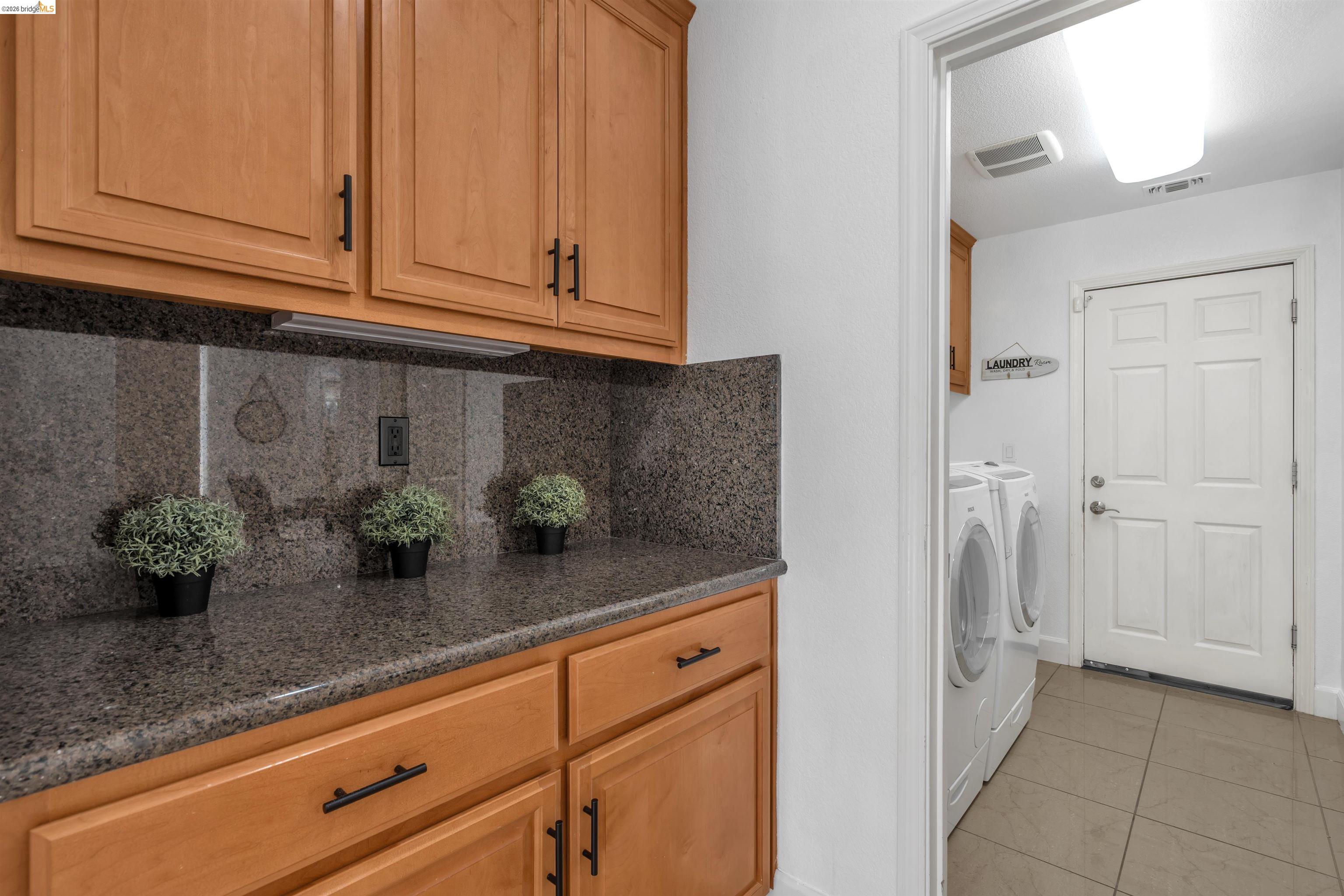 Detail Gallery Image 18 of 41 For 5670 Carlow Way, Antioch,  CA 94531 - 4 Beds | 3 Baths