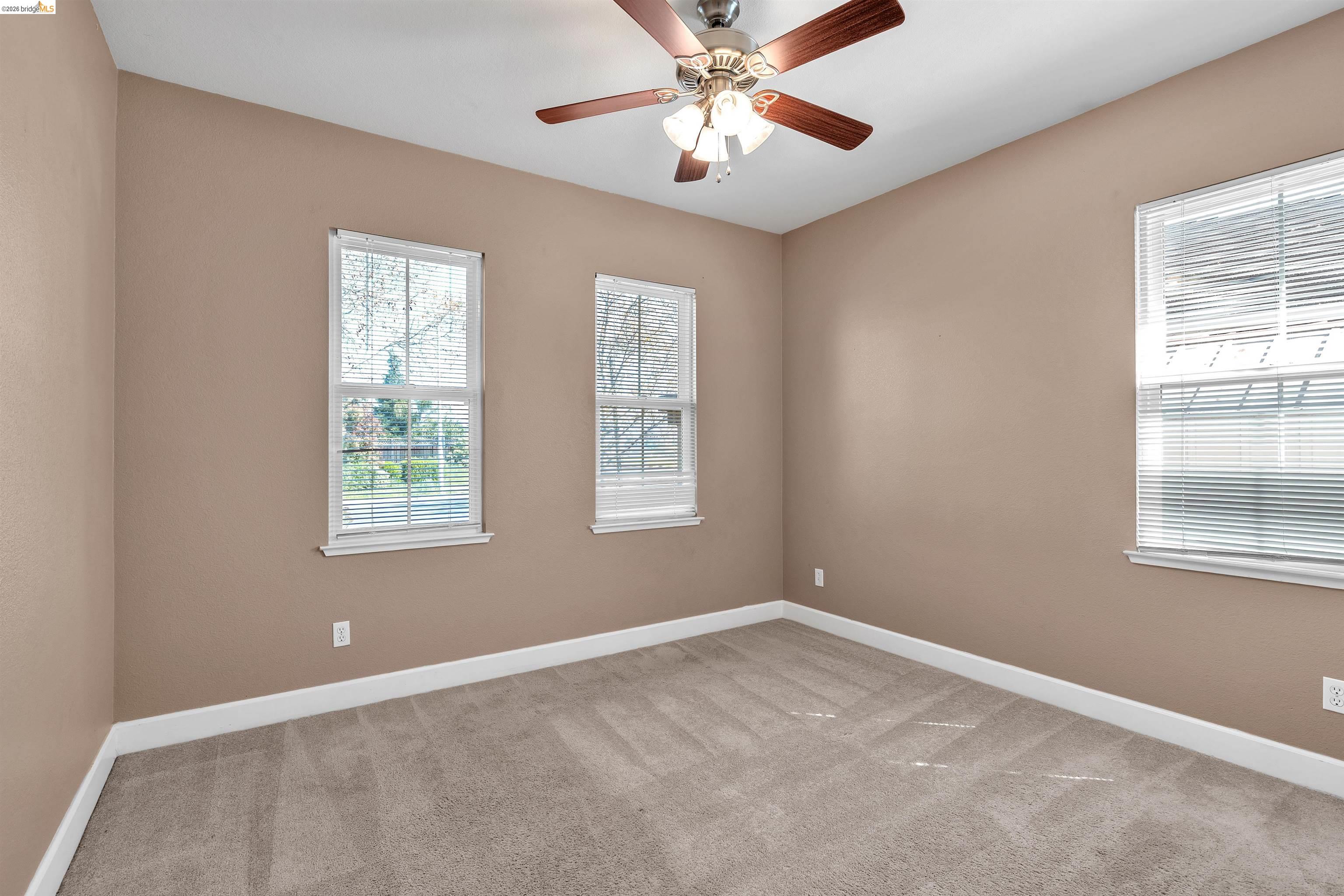 Detail Gallery Image 7 of 41 For 5670 Carlow Way, Antioch,  CA 94531 - 4 Beds | 3 Baths