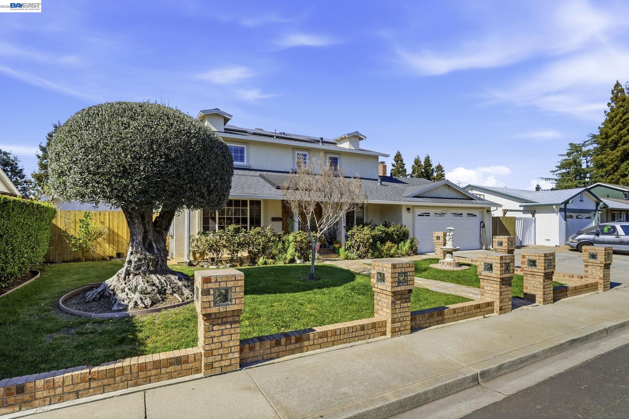 Detail Gallery Image 5 of 60 For 1723 Curletto, Concord,  CA 94521 - 5 Beds | 4 Baths