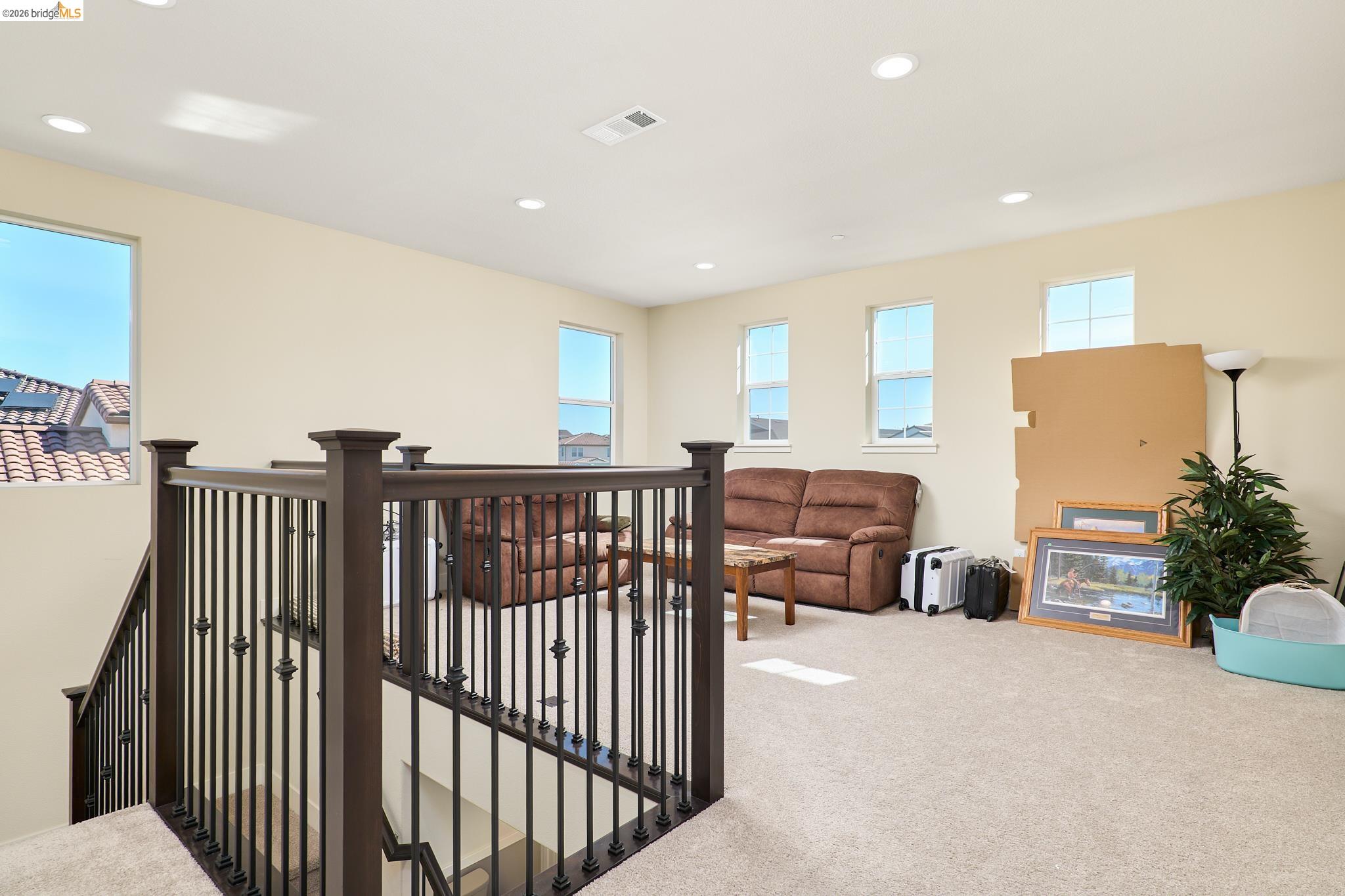 Detail Gallery Image 13 of 47 For 5532 Promontory Way, Antioch,  CA 94531 - 4 Beds | 3/1 Baths