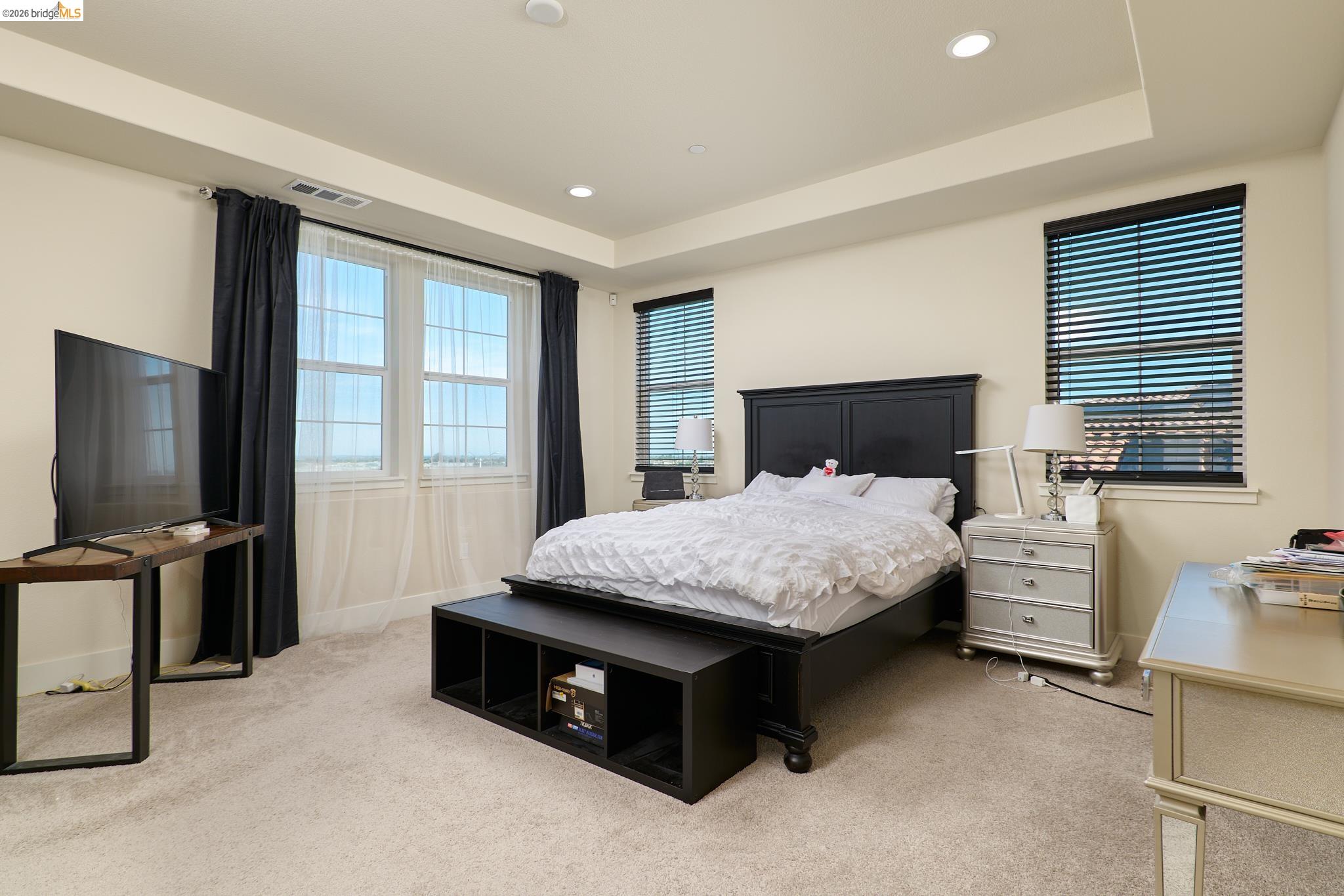 Detail Gallery Image 19 of 47 For 5532 Promontory Way, Antioch,  CA 94531 - 4 Beds | 3/1 Baths