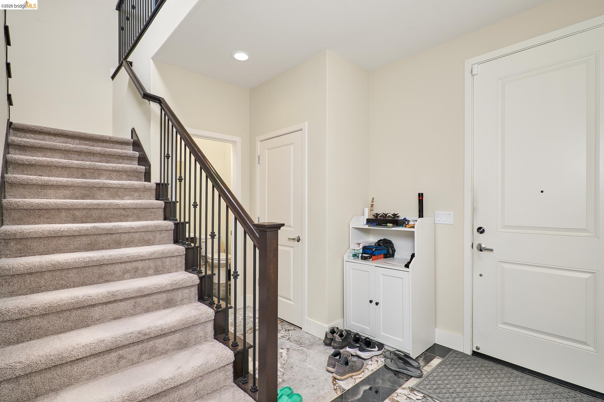 Detail Gallery Image 3 of 47 For 5532 Promontory Way, Antioch,  CA 94531 - 4 Beds | 3/1 Baths
