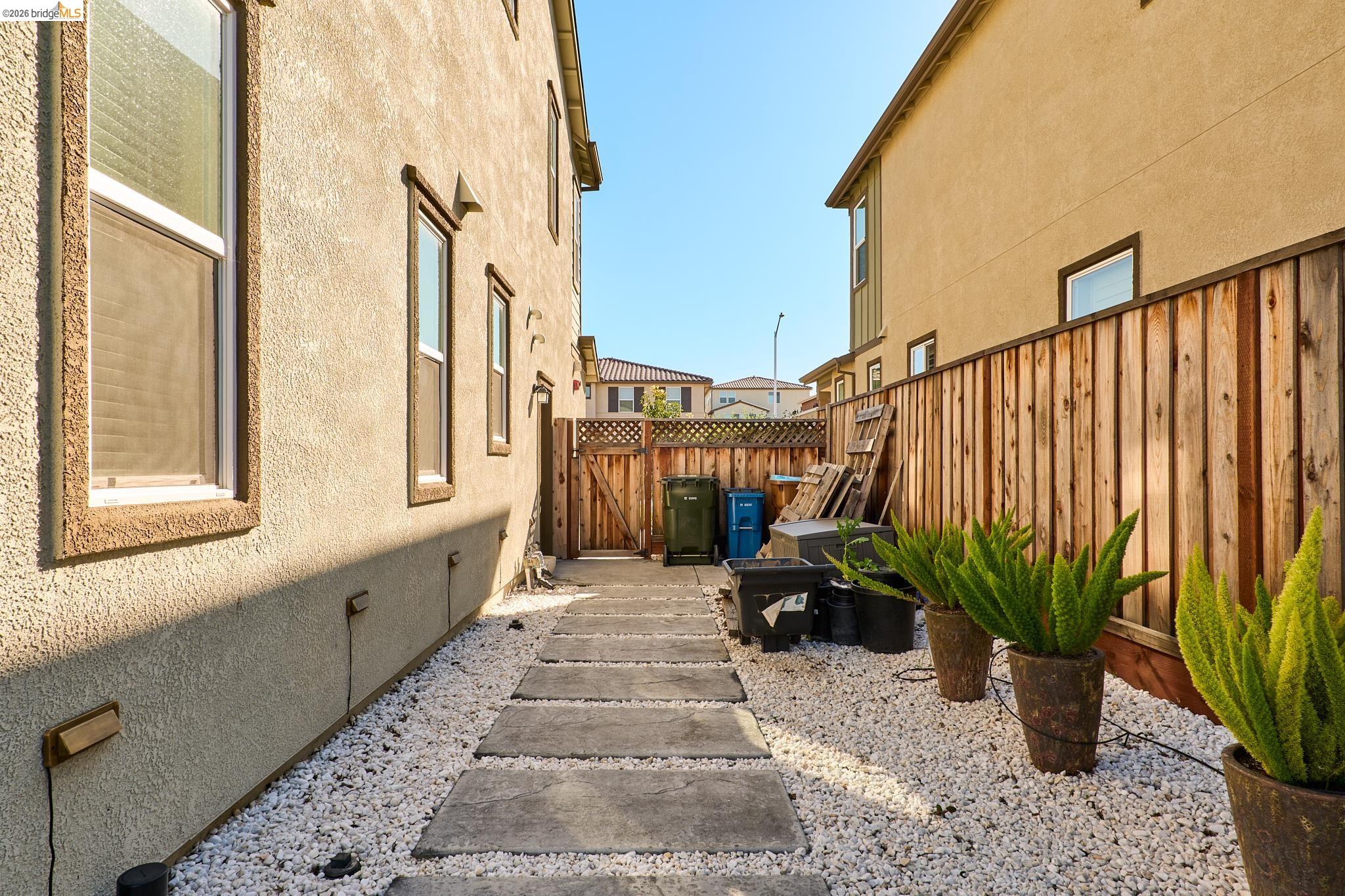 Detail Gallery Image 46 of 47 For 5532 Promontory Way, Antioch,  CA 94531 - 4 Beds | 3/1 Baths