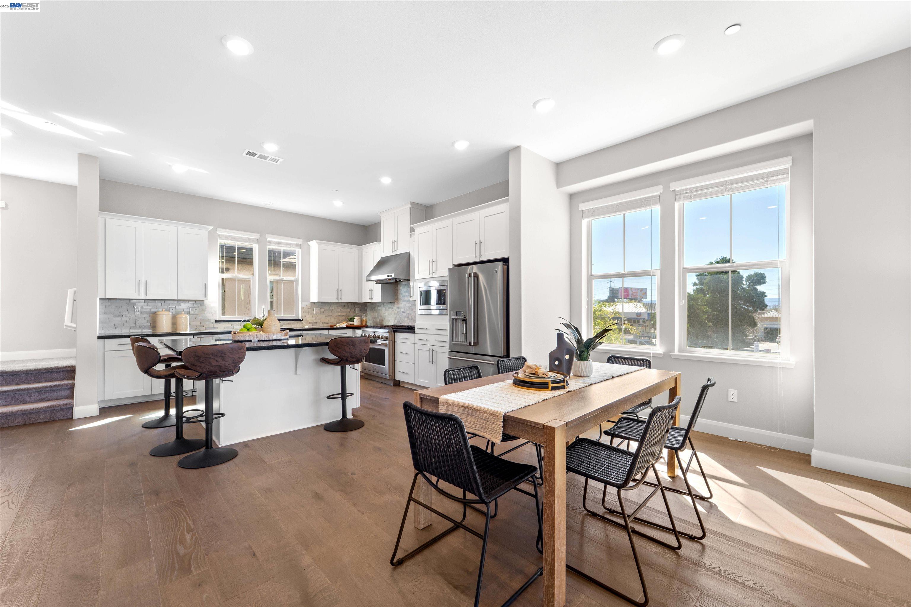 Detail Gallery Image 11 of 37 For 1597 Hidden Creek Ln, Milpitas,  CA 95035 - 4 Beds | 3/1 Baths