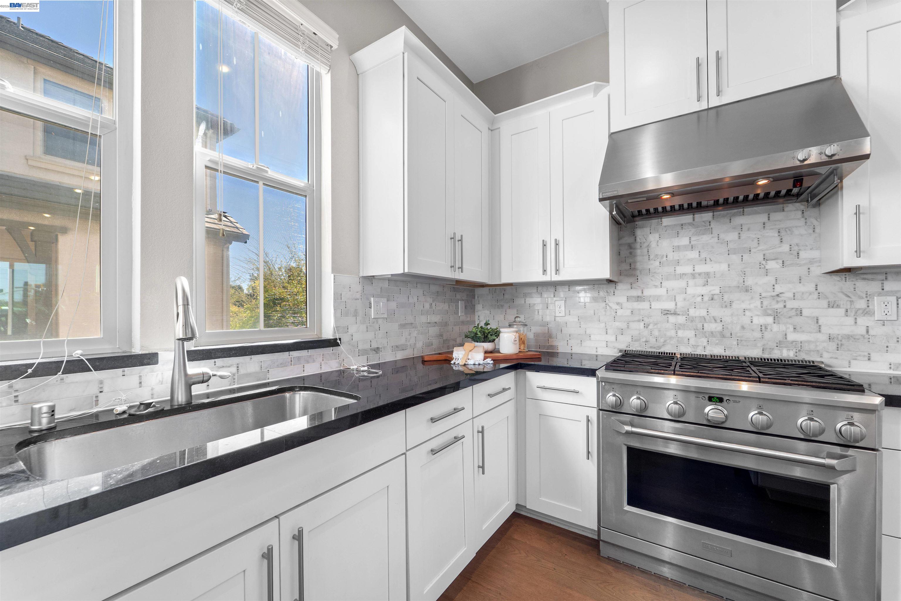 Detail Gallery Image 13 of 37 For 1597 Hidden Creek Ln, Milpitas,  CA 95035 - 4 Beds | 3/1 Baths