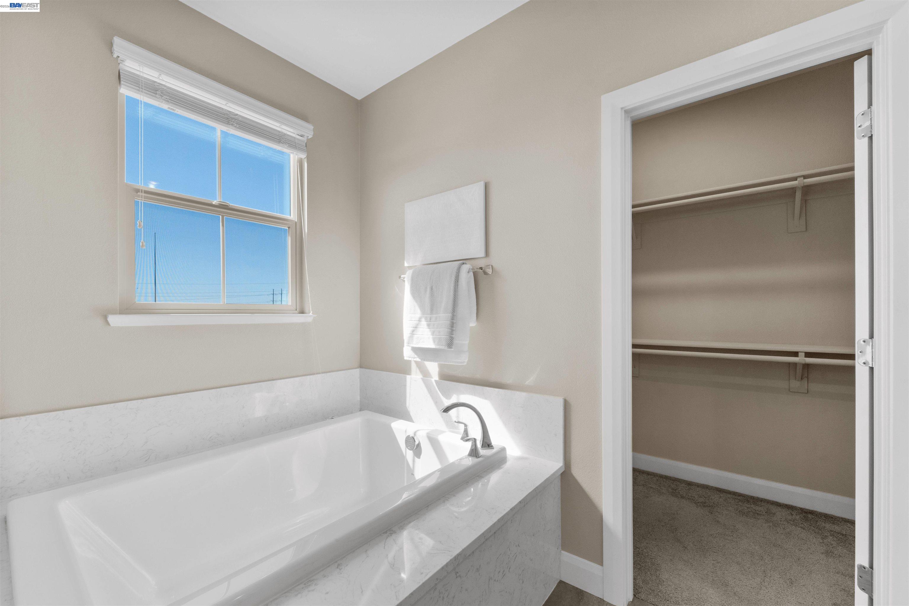 Detail Gallery Image 19 of 37 For 1597 Hidden Creek Ln, Milpitas,  CA 95035 - 4 Beds | 3/1 Baths