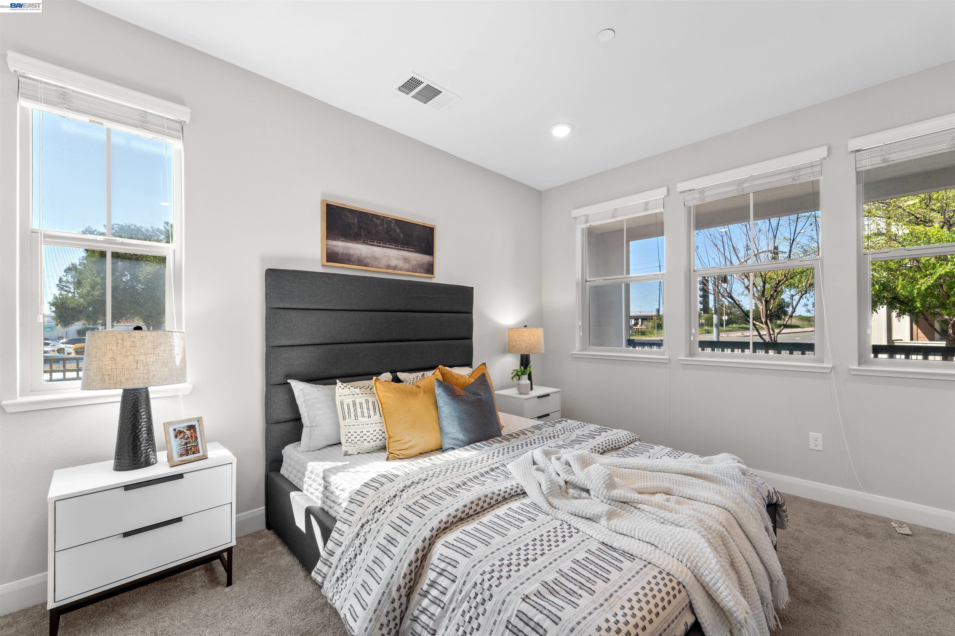 Detail Gallery Image 3 of 37 For 1597 Hidden Creek Ln, Milpitas,  CA 95035 - 4 Beds | 3/1 Baths