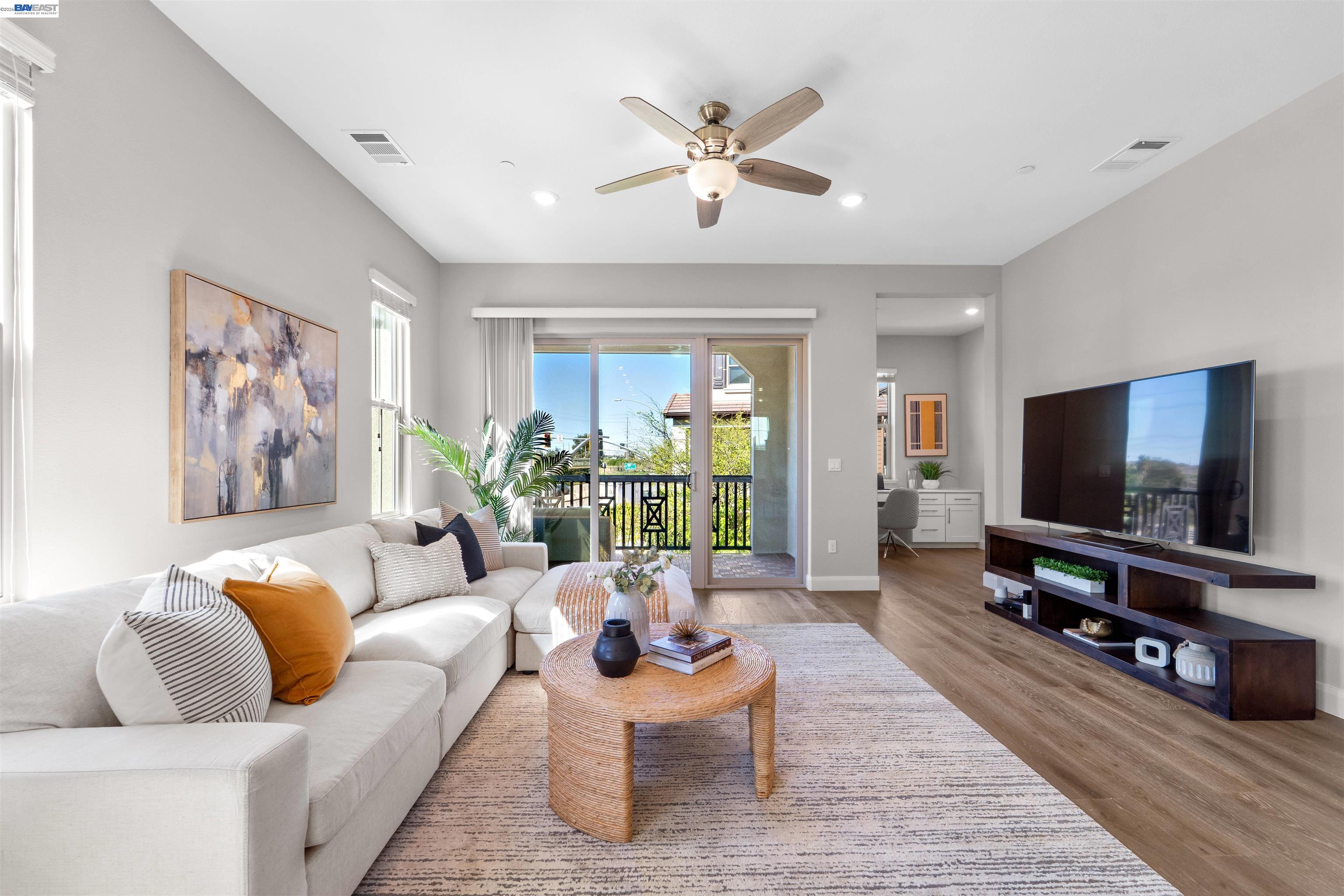 Detail Gallery Image 7 of 37 For 1597 Hidden Creek Ln, Milpitas,  CA 95035 - 4 Beds | 3/1 Baths