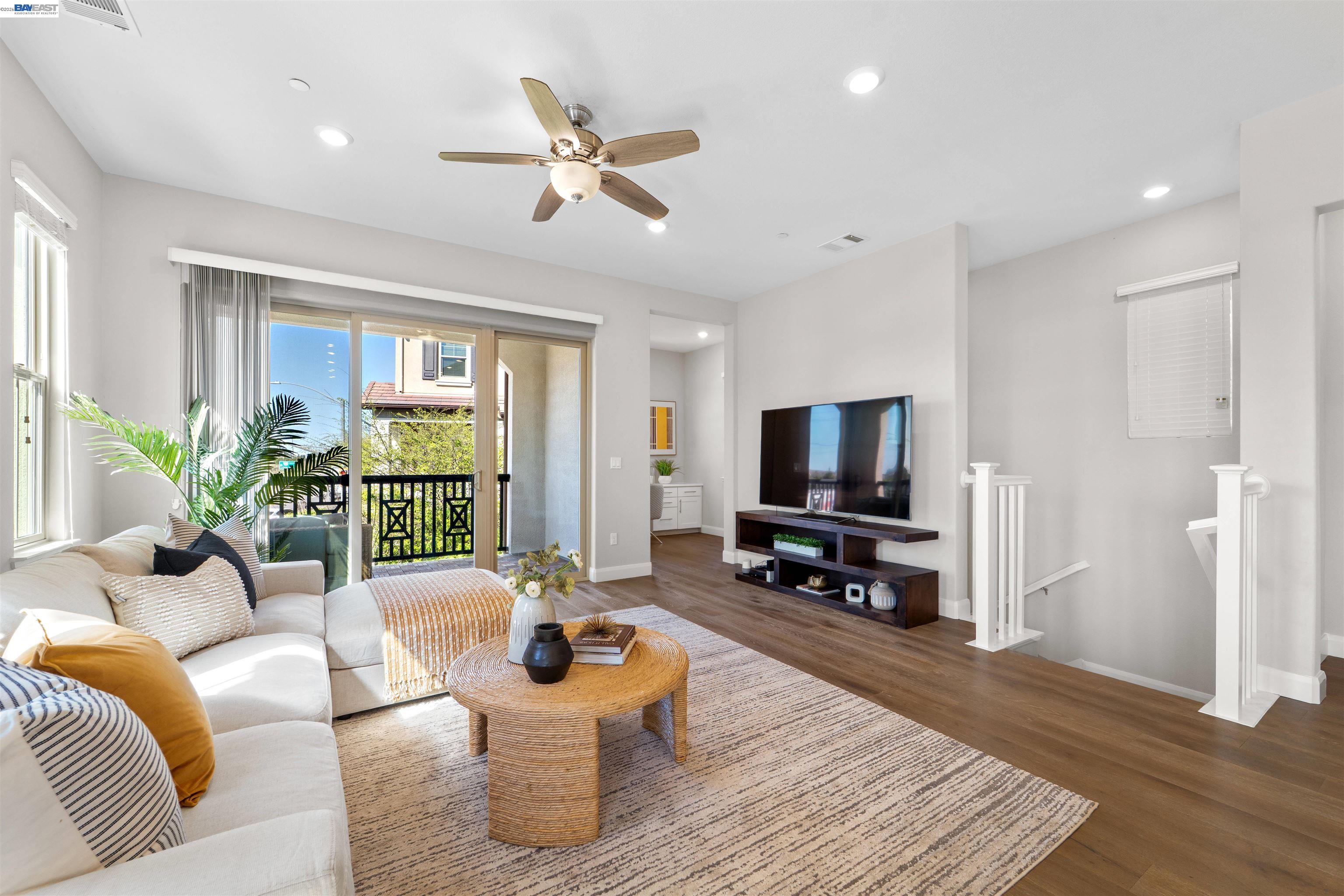 Detail Gallery Image 8 of 37 For 1597 Hidden Creek Ln, Milpitas,  CA 95035 - 4 Beds | 3/1 Baths