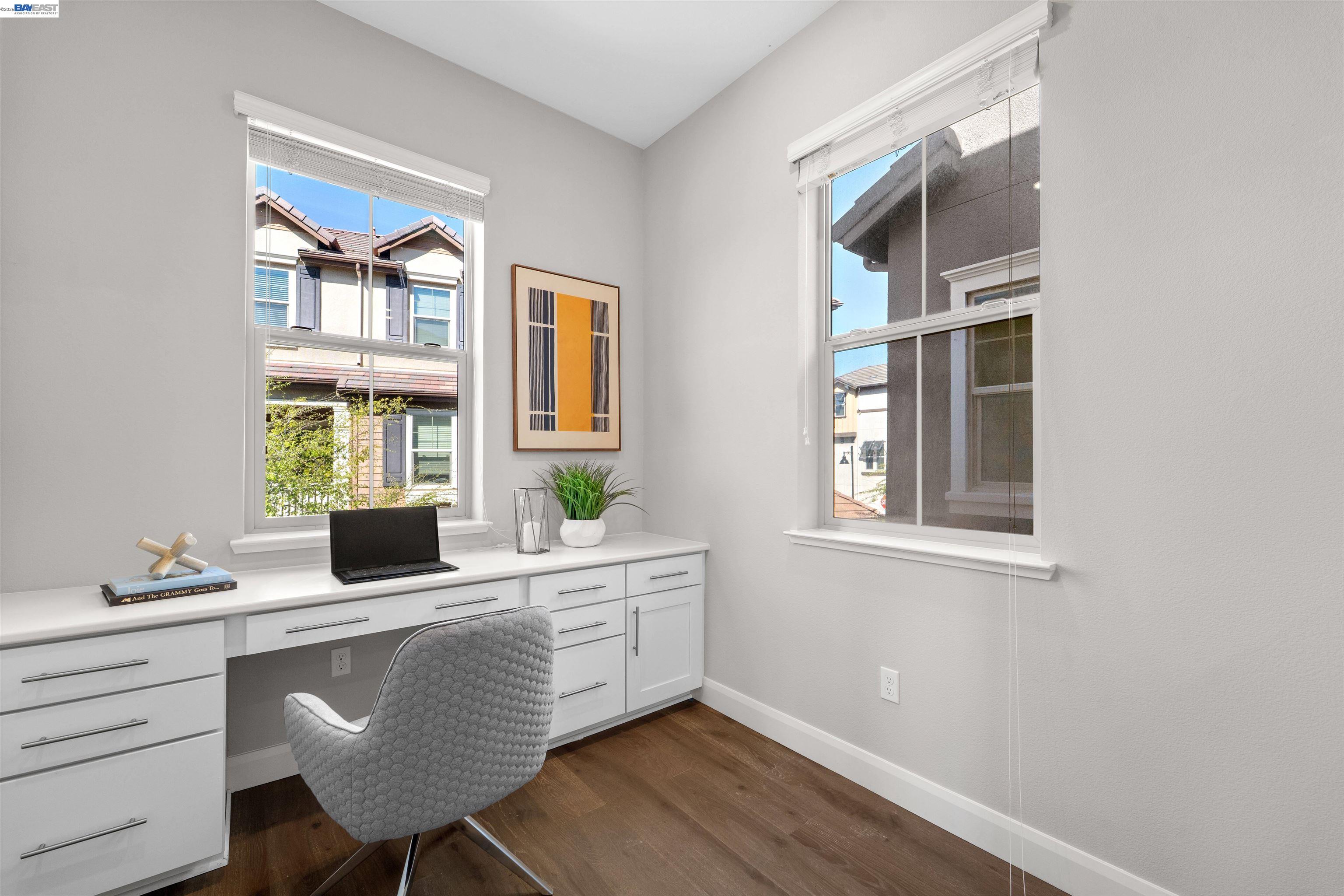 Detail Gallery Image 10 of 37 For 1597 Hidden Creek Ln, Milpitas,  CA 95035 - 4 Beds | 3/1 Baths