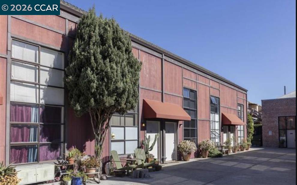 Detail Gallery Image 2 of 6 For , Oakland,  CA 94609 - – Beds | – Baths