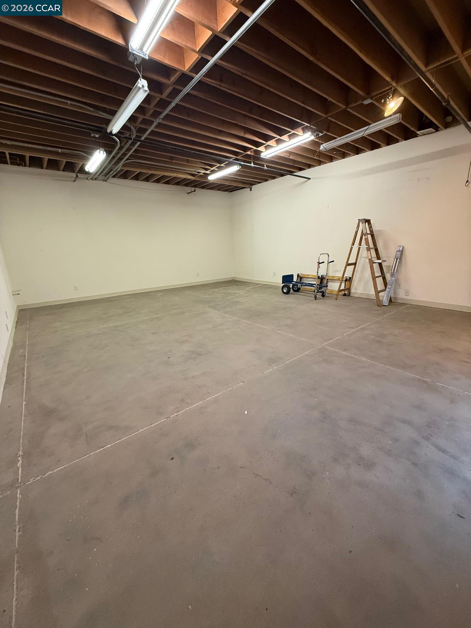 Detail Gallery Image 4 of 6 For , Oakland,  CA 94609 - – Beds | – Baths