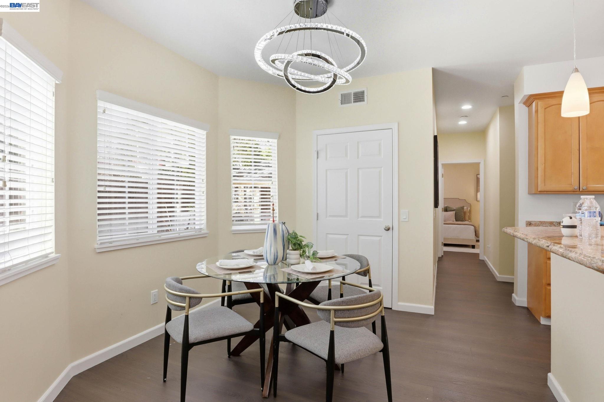 Detail Gallery Image 16 of 50 For 20289 Meadowlark Dr, Castro Valley,  CA 94546 - 4 Beds | 3 Baths