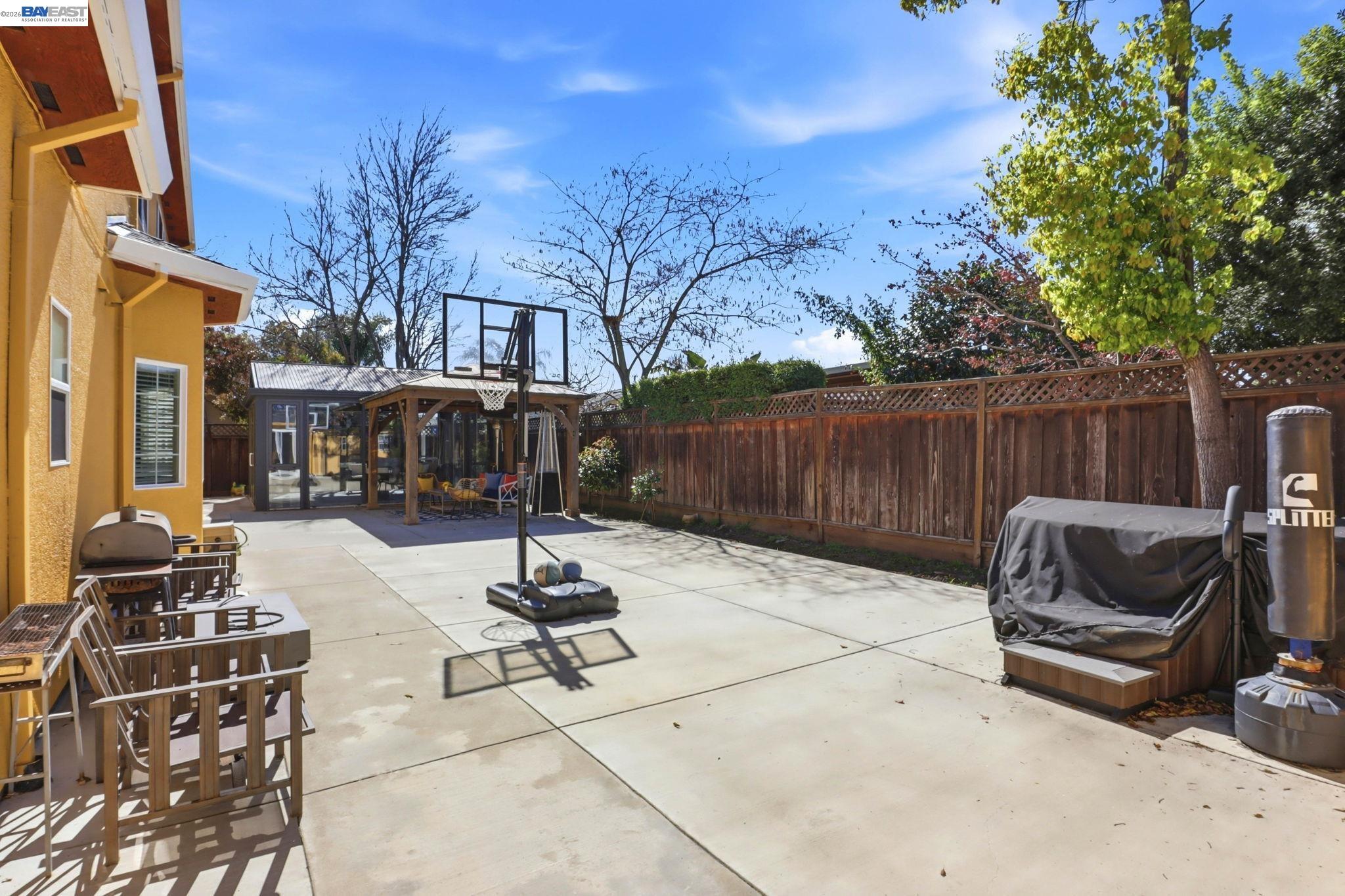 Detail Gallery Image 47 of 50 For 20289 Meadowlark Dr, Castro Valley,  CA 94546 - 4 Beds | 3 Baths