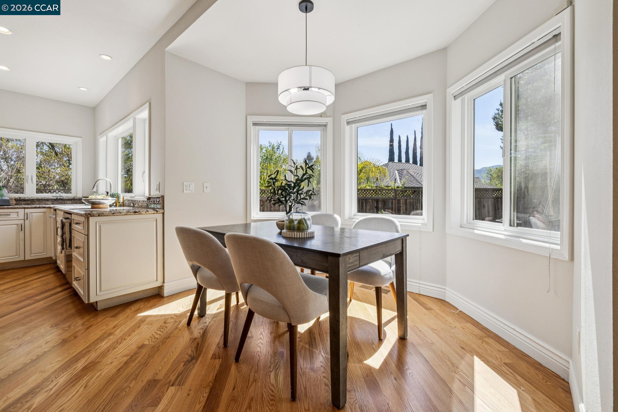 Detail Gallery Image 16 of 60 For 34 Sugarloaf Ter, Alamo,  CA 94507 - 5 Beds | 3 Baths