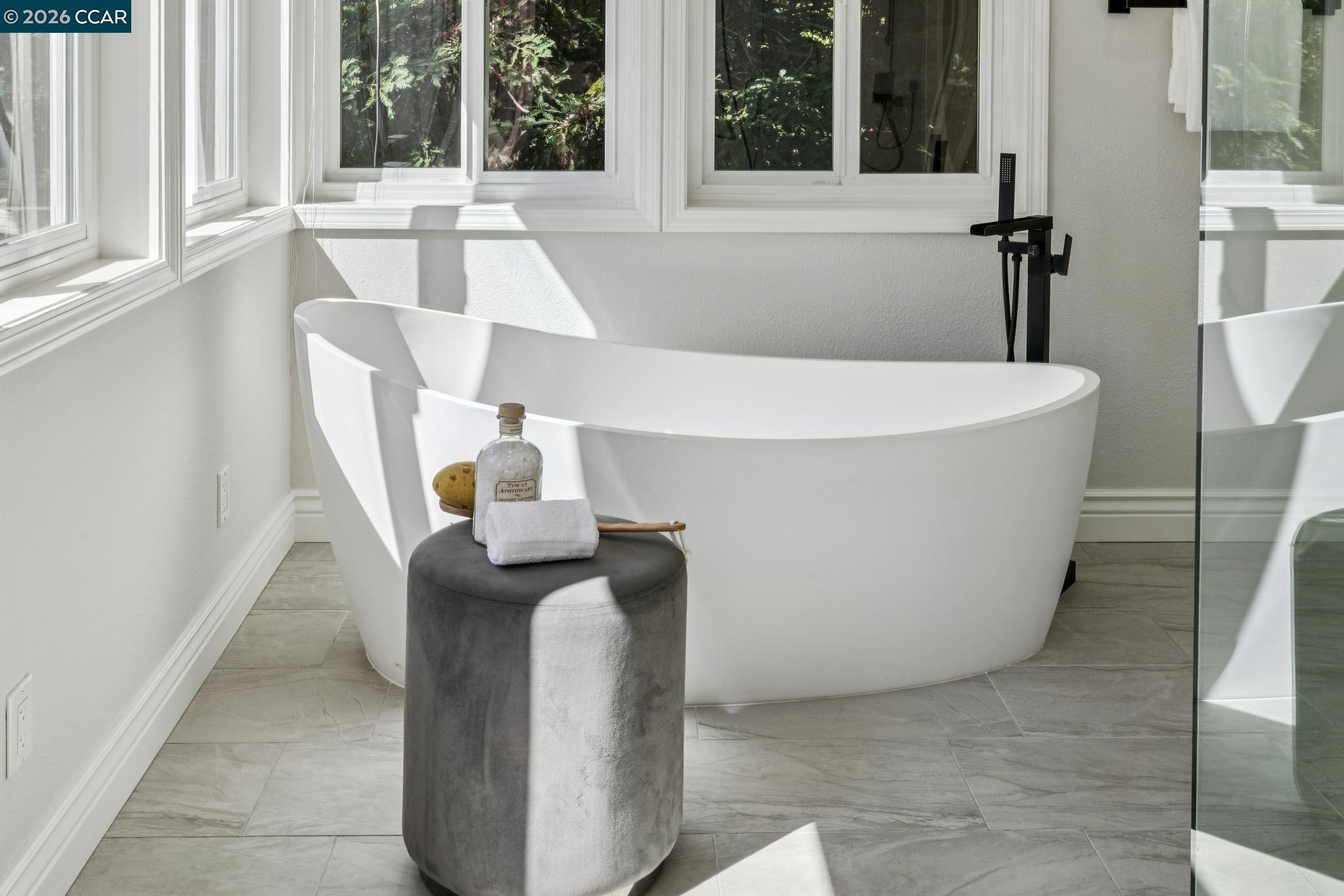 Detail Gallery Image 34 of 60 For 34 Sugarloaf Ter, Alamo,  CA 94507 - 5 Beds | 3 Baths