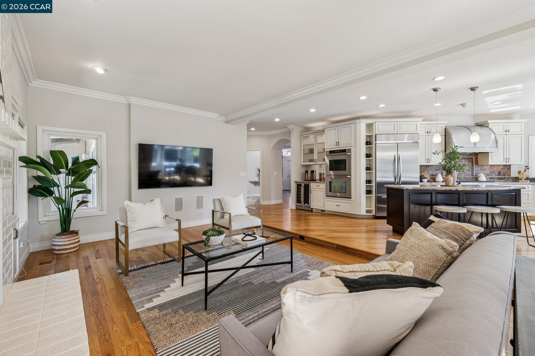 Detail Gallery Image 9 of 60 For 34 Sugarloaf Ter, Alamo,  CA 94507 - 5 Beds | 3 Baths