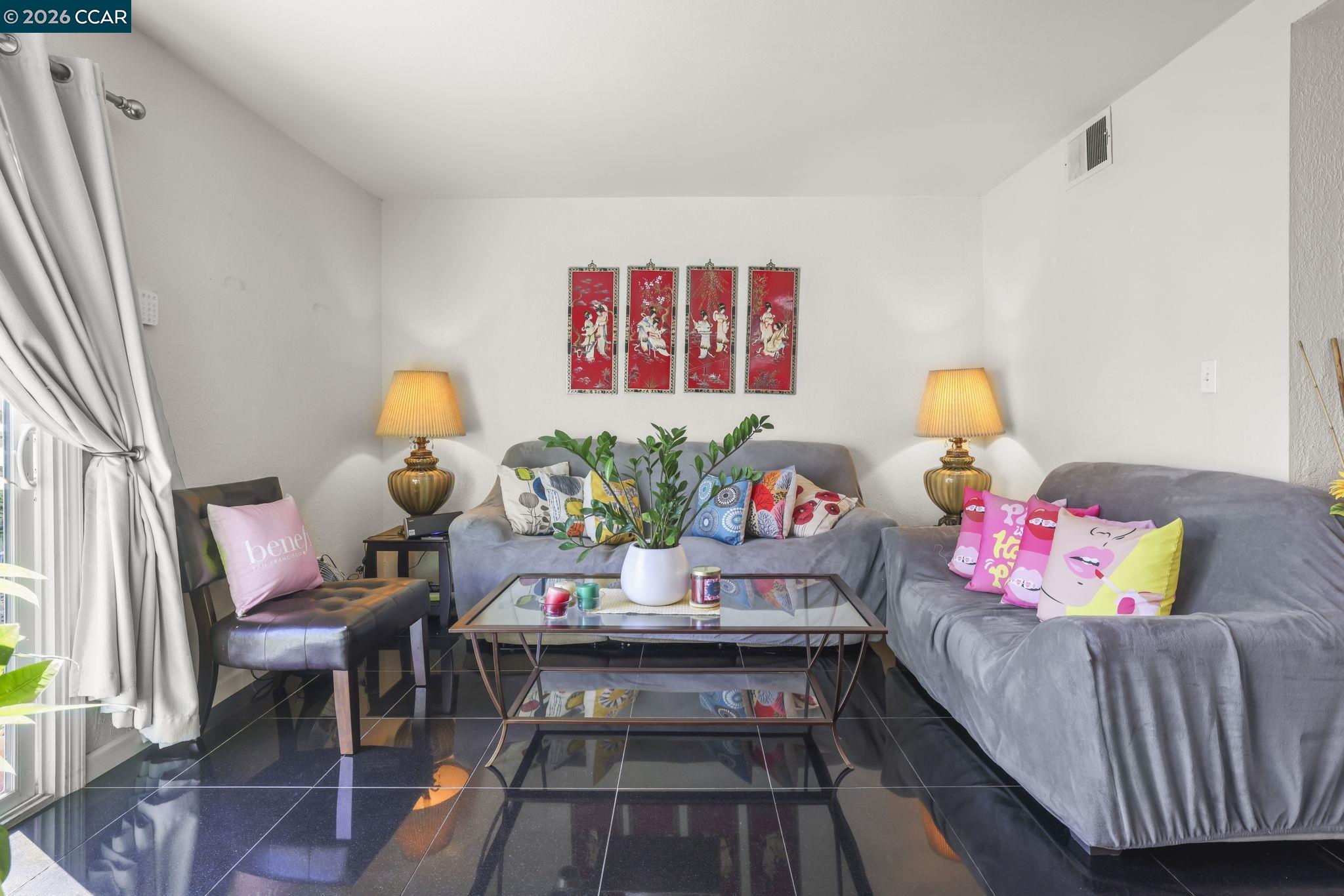 Photo #4: 41126622 Listing: Photo #4