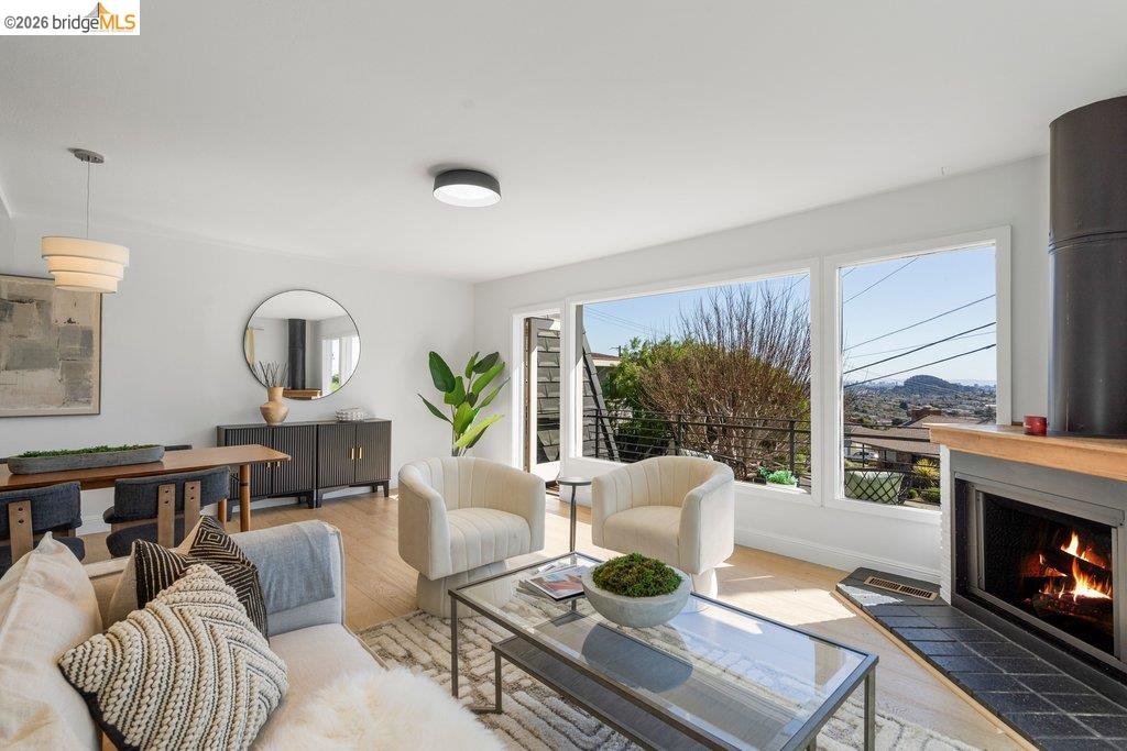 Detail Gallery Image 17 of 60 For 6715 Canyon Trail, El Cerrito,  CA 94530 - 4 Beds | 2/1 Baths