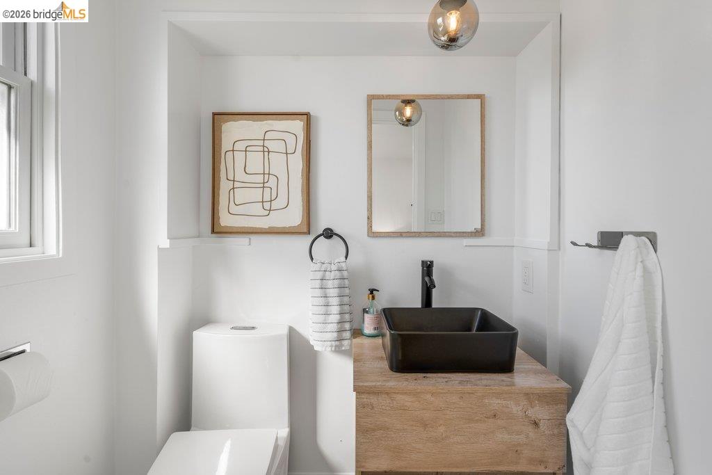 Detail Gallery Image 31 of 60 For 6715 Canyon Trail, El Cerrito,  CA 94530 - 4 Beds | 2/1 Baths