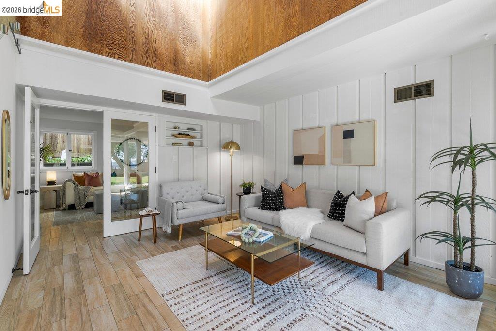 Detail Gallery Image 6 of 60 For 6715 Canyon Trail, El Cerrito,  CA 94530 - 4 Beds | 2/1 Baths