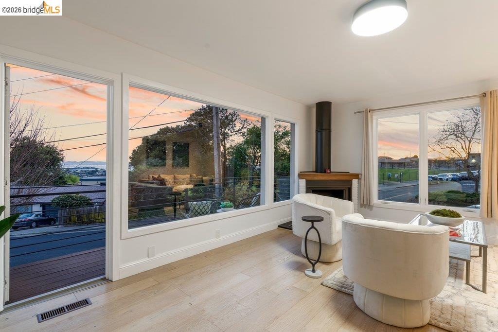 Detail Gallery Image 55 of 60 For 6715 Canyon Trail, El Cerrito,  CA 94530 - 4 Beds | 2/1 Baths