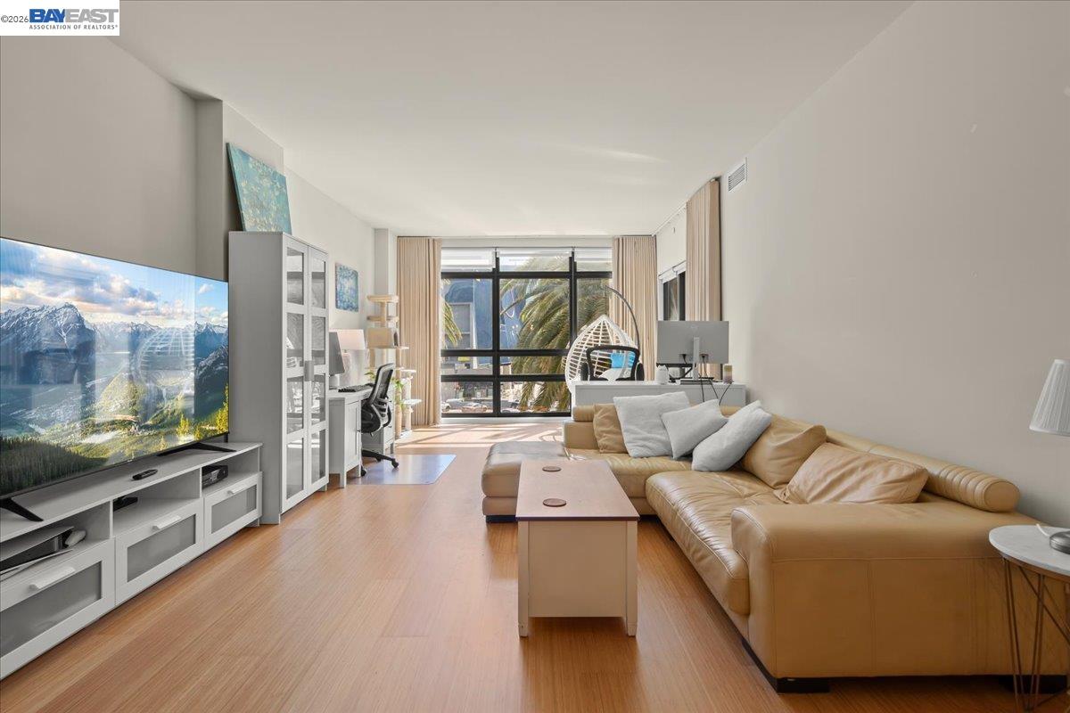 Detail Gallery Image 1 of 22 For 88 E San Fernando St #303,  San Jose,  CA 95113 - 2 Beds | 1/1 Baths