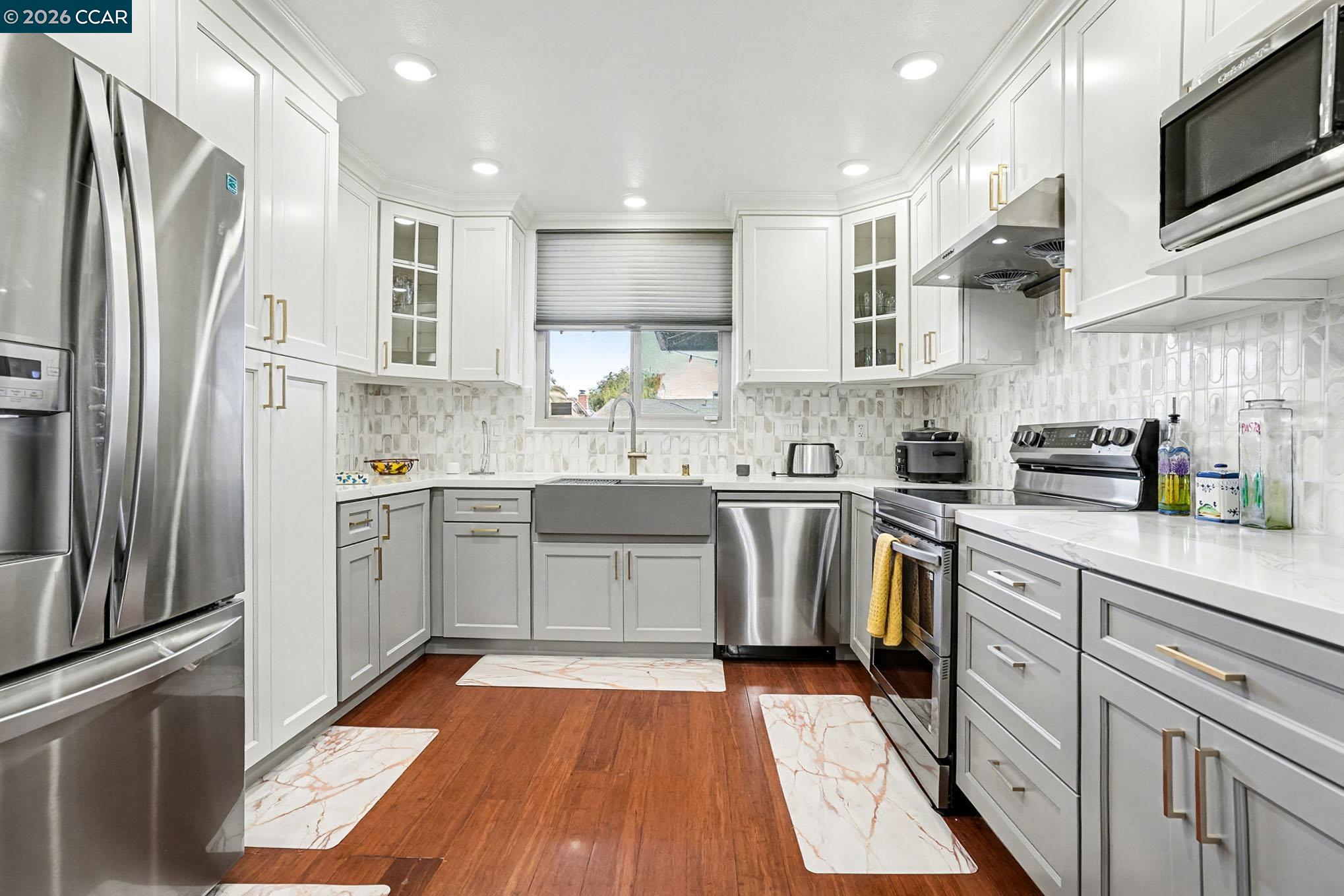 Front Image Thumbnail for CC41126626