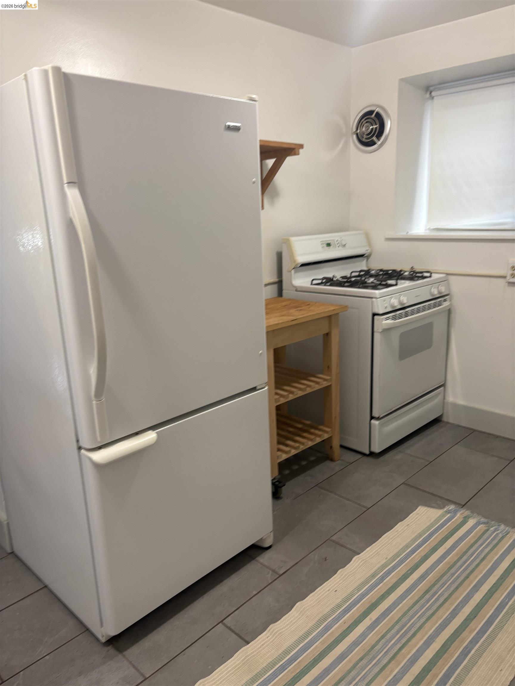 Detail Gallery Image 6 of 18 For 1024 Elsinore Ave, Oakland,  CA 94602 - – Beds | – Baths