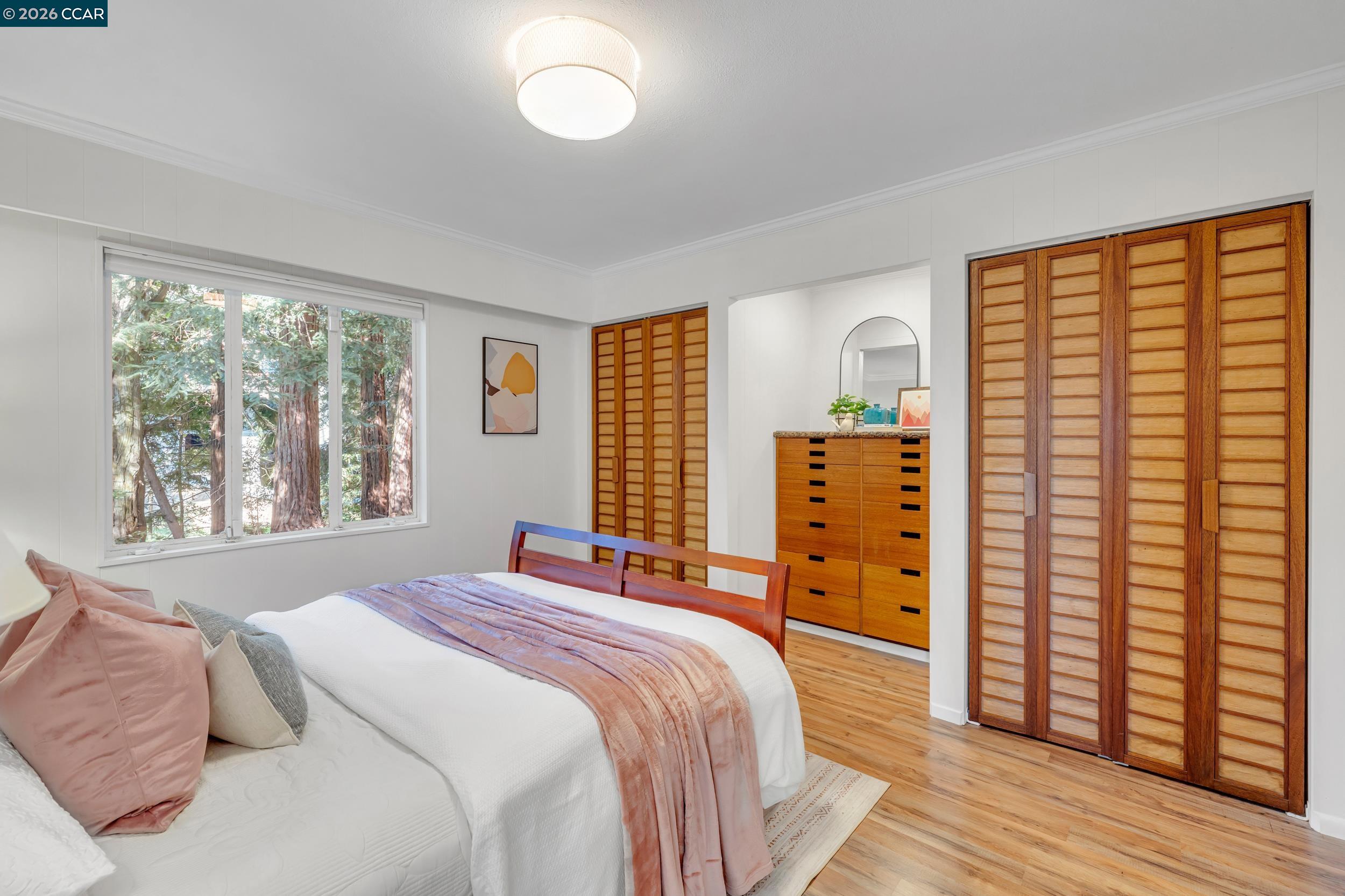 Detail Gallery Image 21 of 60 For 2633 Chelsea Dr, Oakland,  CA 94611 - 3 Beds | 2/1 Baths