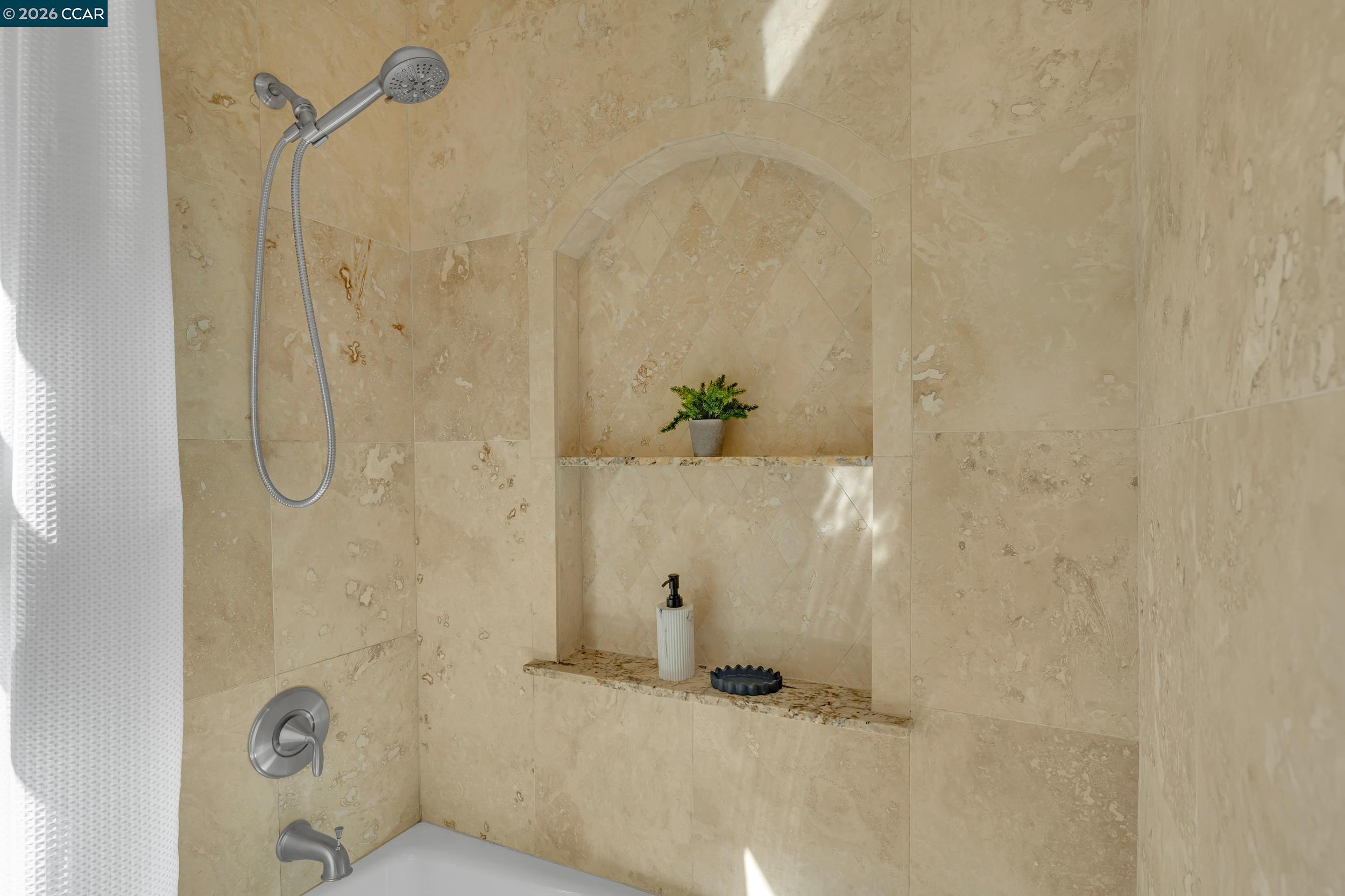 Detail Gallery Image 30 of 60 For 2633 Chelsea Dr, Oakland,  CA 94611 - 3 Beds | 2/1 Baths