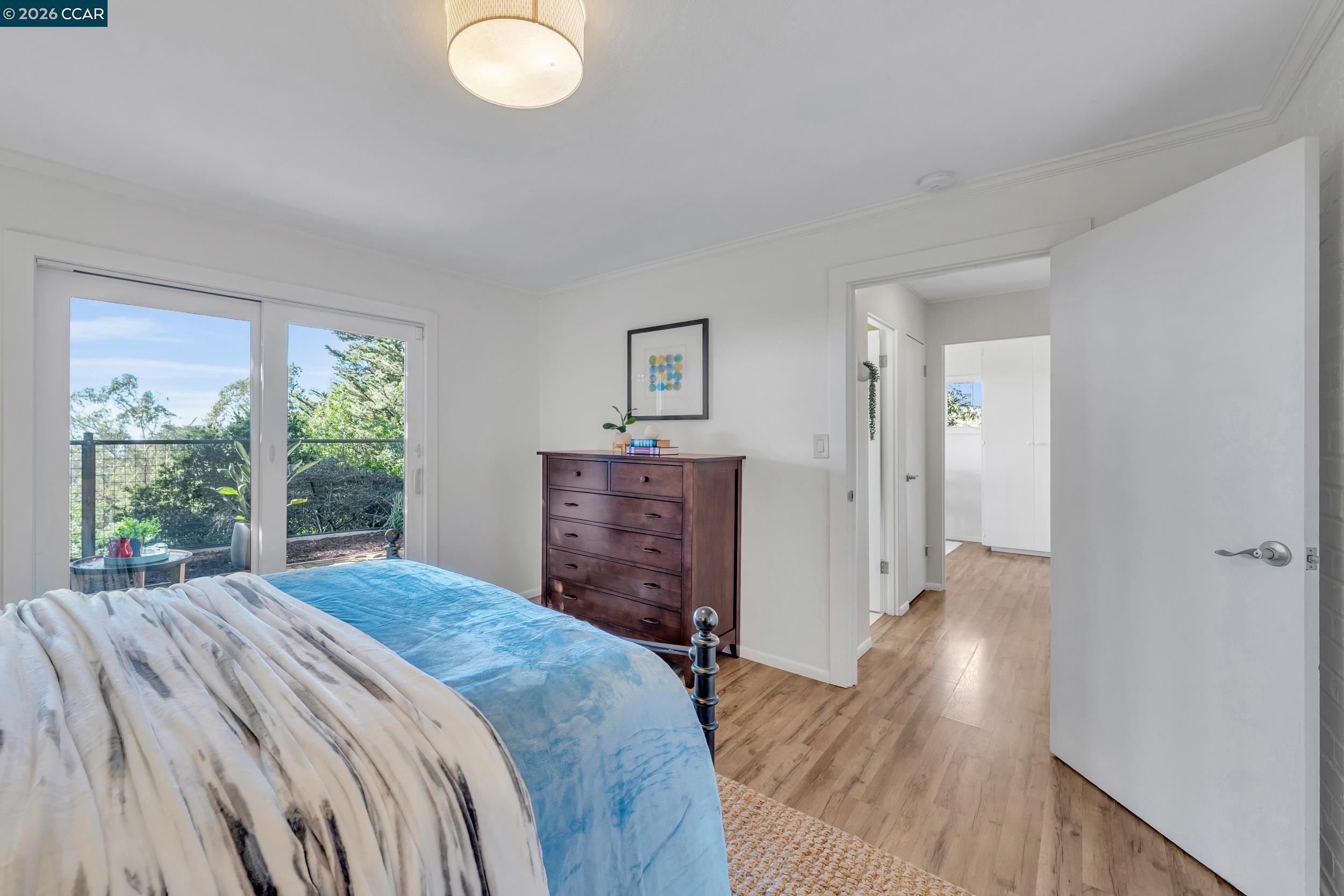 Detail Gallery Image 31 of 60 For 2633 Chelsea Dr, Oakland,  CA 94611 - 3 Beds | 2/1 Baths