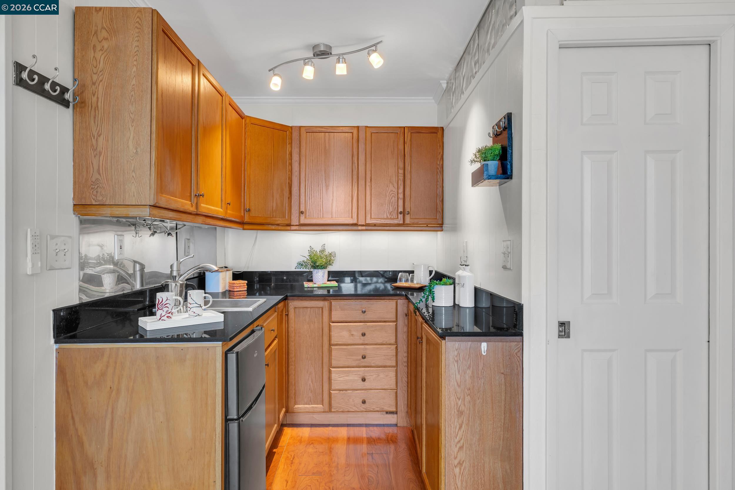 Detail Gallery Image 42 of 60 For 2633 Chelsea Dr, Oakland,  CA 94611 - 3 Beds | 2/1 Baths