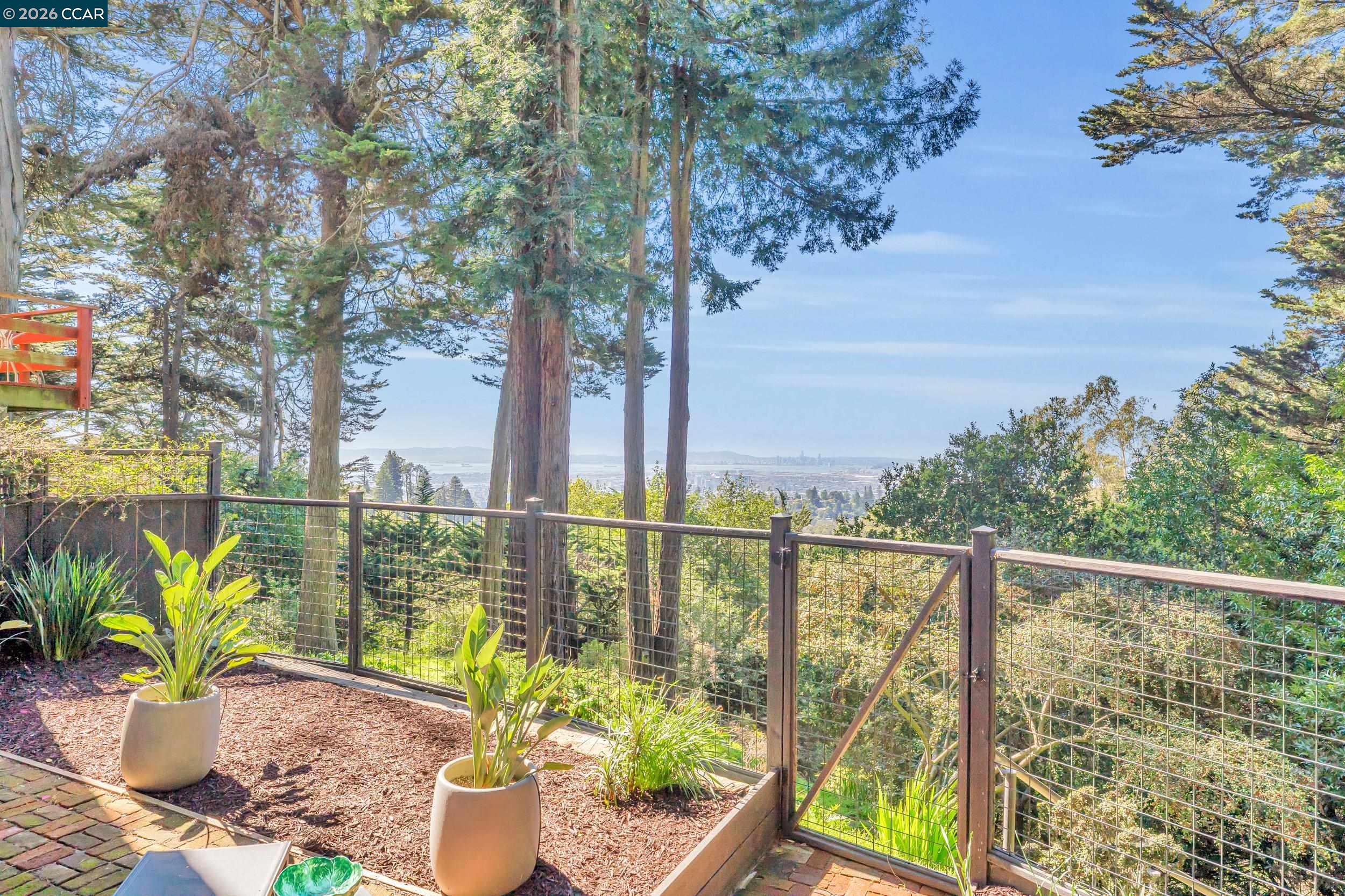 Detail Gallery Image 52 of 60 For 2633 Chelsea Dr, Oakland,  CA 94611 - 3 Beds | 2/1 Baths