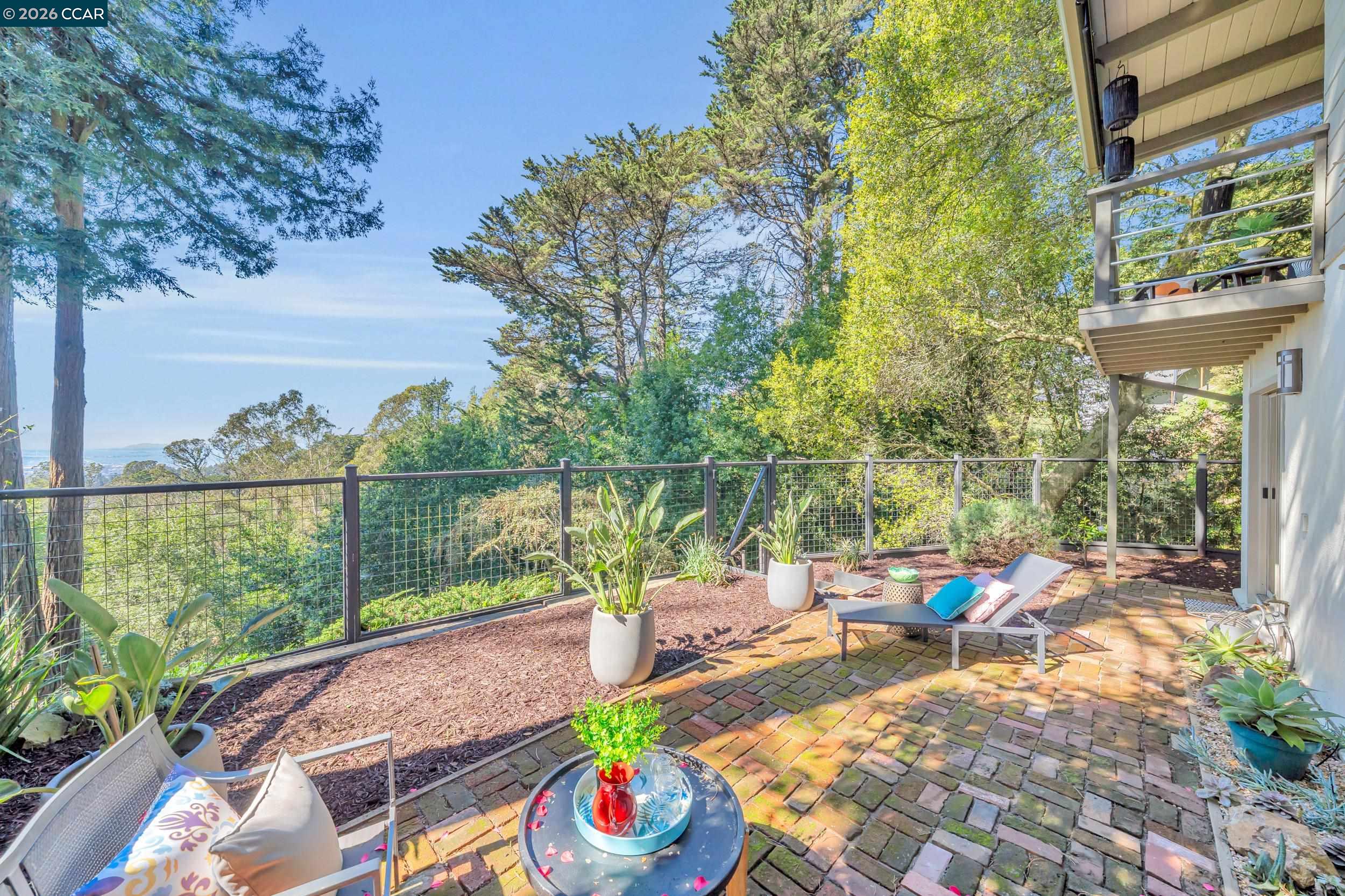 Detail Gallery Image 53 of 60 For 2633 Chelsea Dr, Oakland,  CA 94611 - 3 Beds | 2/1 Baths