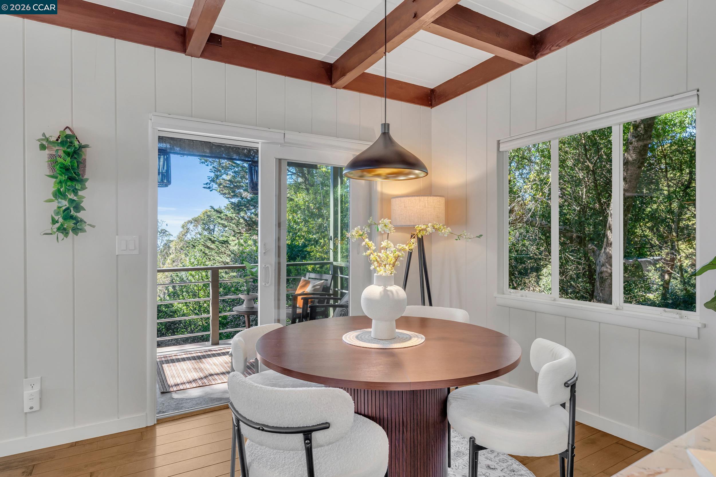 Detail Gallery Image 9 of 60 For 2633 Chelsea Dr, Oakland,  CA 94611 - 3 Beds | 2/1 Baths