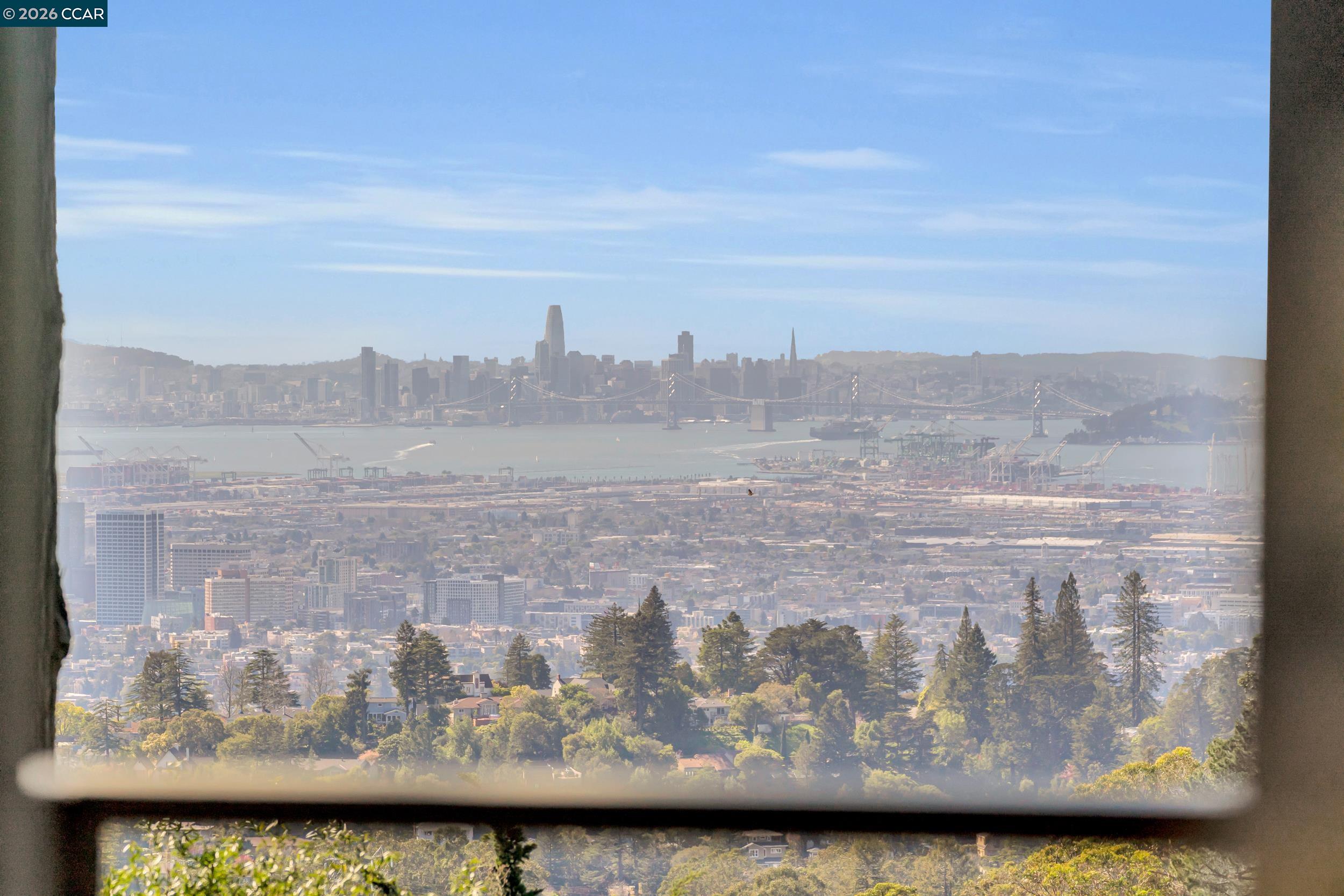 Detail Gallery Image 10 of 60 For 2633 Chelsea Dr, Oakland,  CA 94611 - 3 Beds | 2/1 Baths