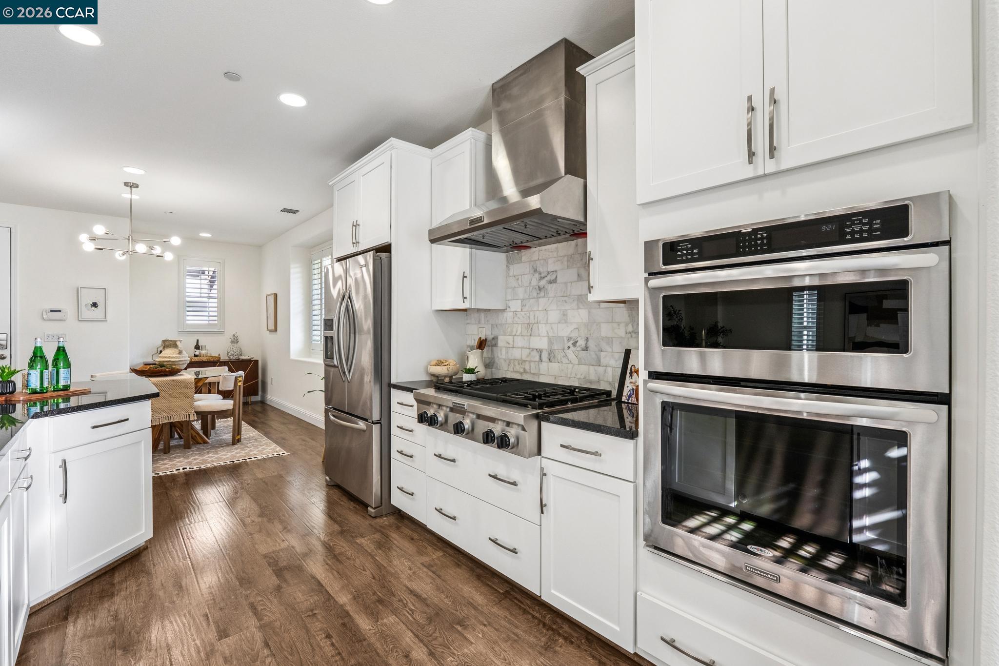 Detail Gallery Image 11 of 34 For 15 Hazel Tree Ridge, Orinda,  CA 94563 - 3 Beds | 2/1 Baths