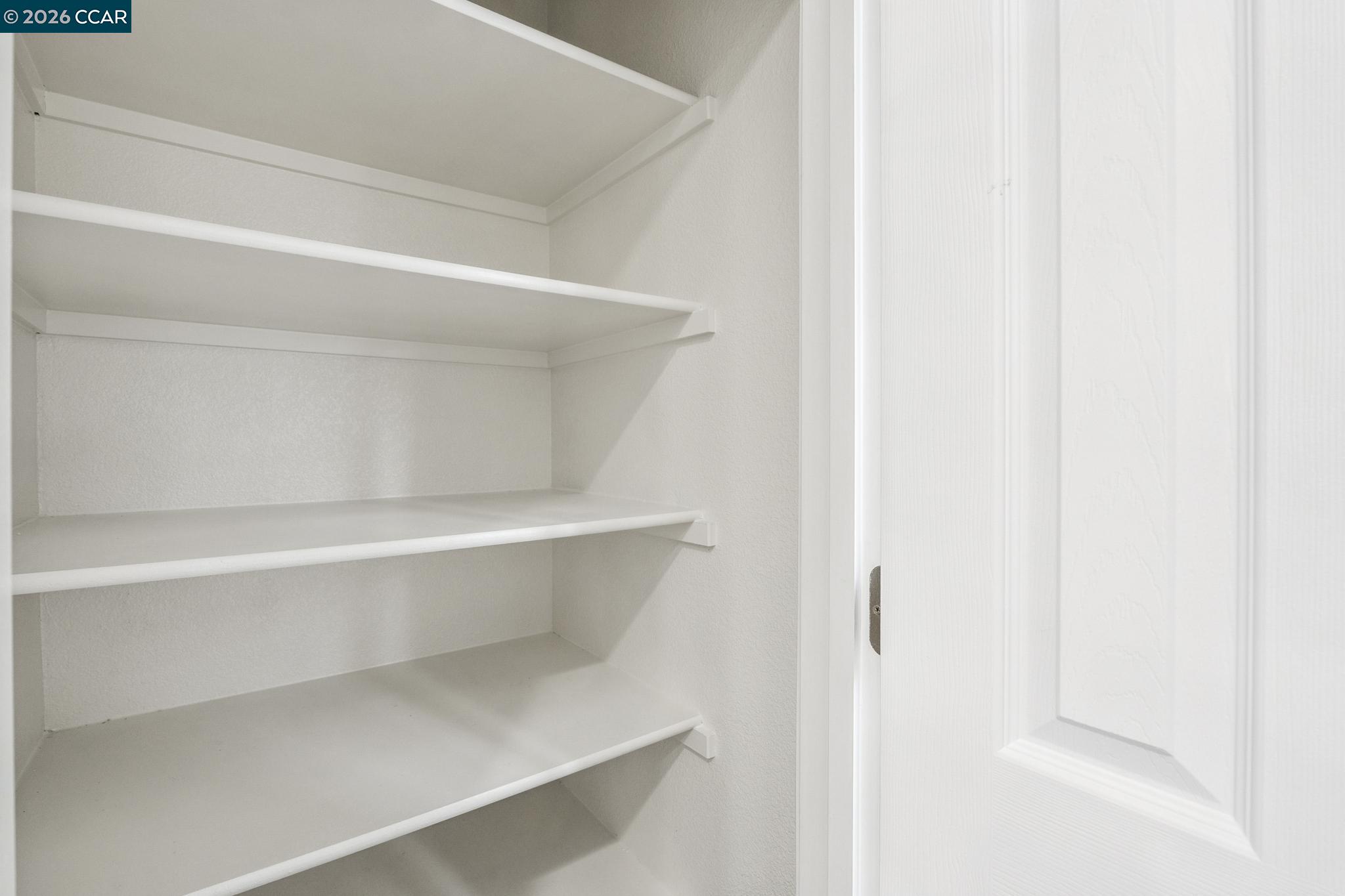 Detail Gallery Image 12 of 34 For 15 Hazel Tree Ridge, Orinda,  CA 94563 - 3 Beds | 2/1 Baths