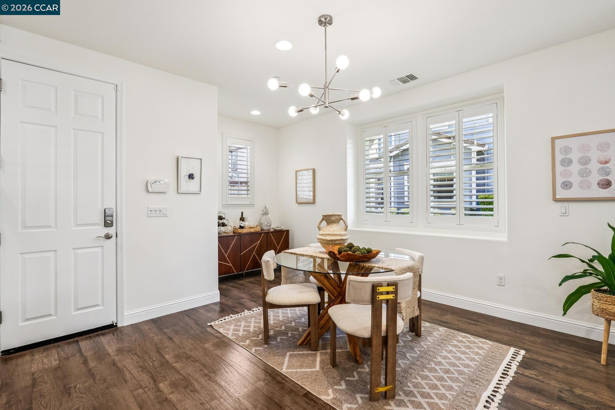 Detail Gallery Image 13 of 34 For 15 Hazel Tree Ridge, Orinda,  CA 94563 - 3 Beds | 2/1 Baths