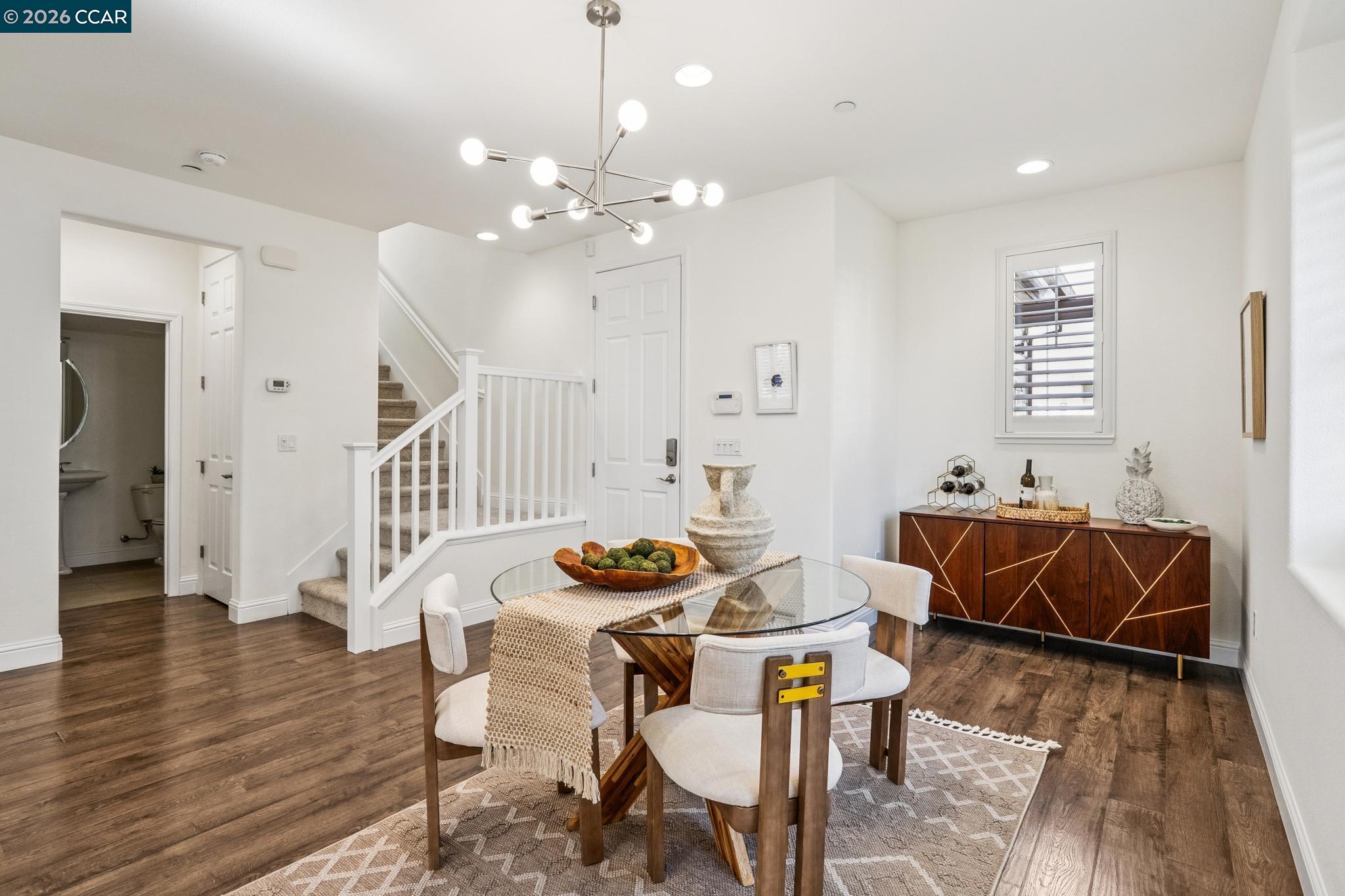 Detail Gallery Image 14 of 34 For 15 Hazel Tree Ridge, Orinda,  CA 94563 - 3 Beds | 2/1 Baths