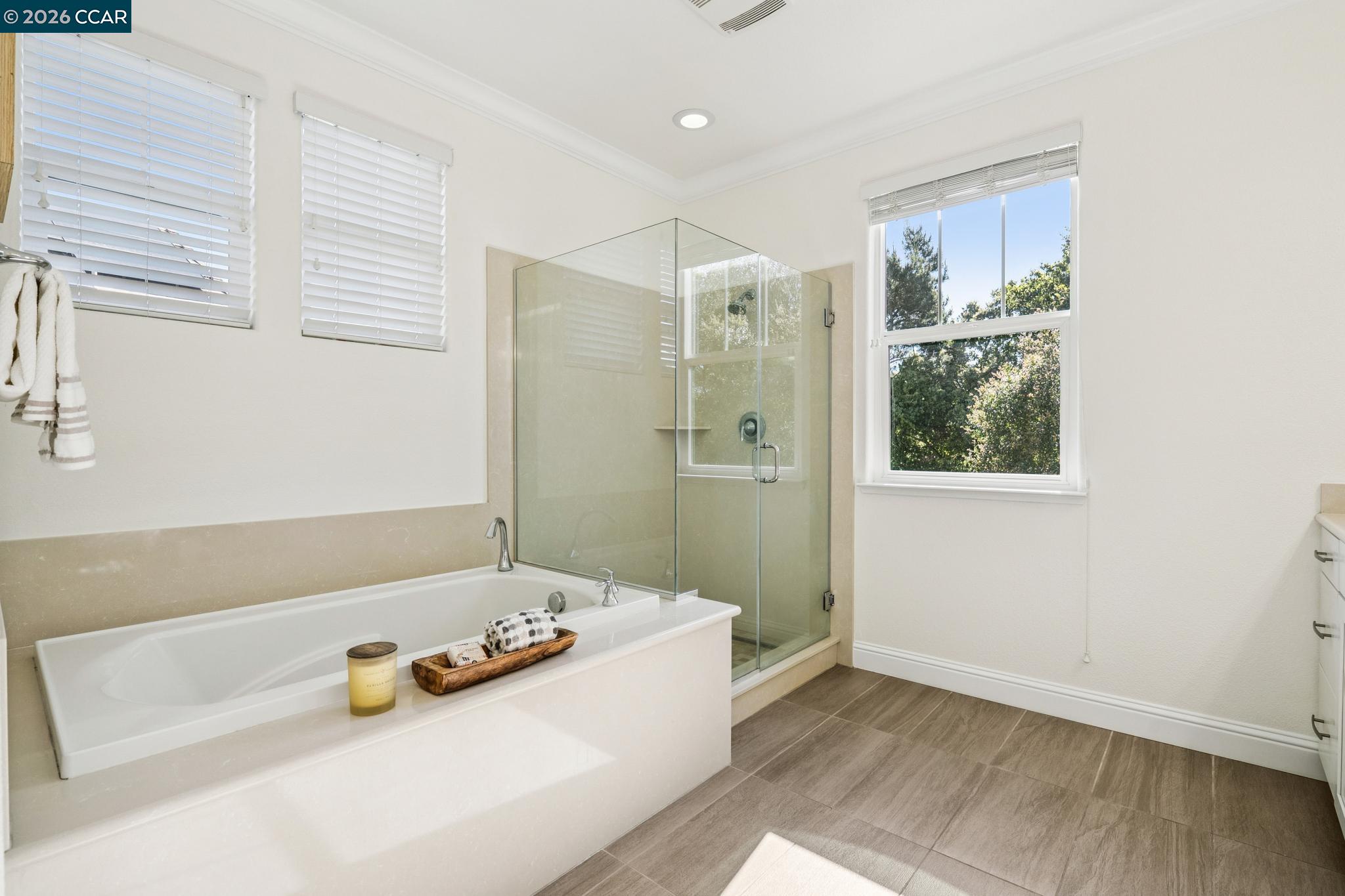 Detail Gallery Image 24 of 34 For 15 Hazel Tree Ridge, Orinda,  CA 94563 - 3 Beds | 2/1 Baths